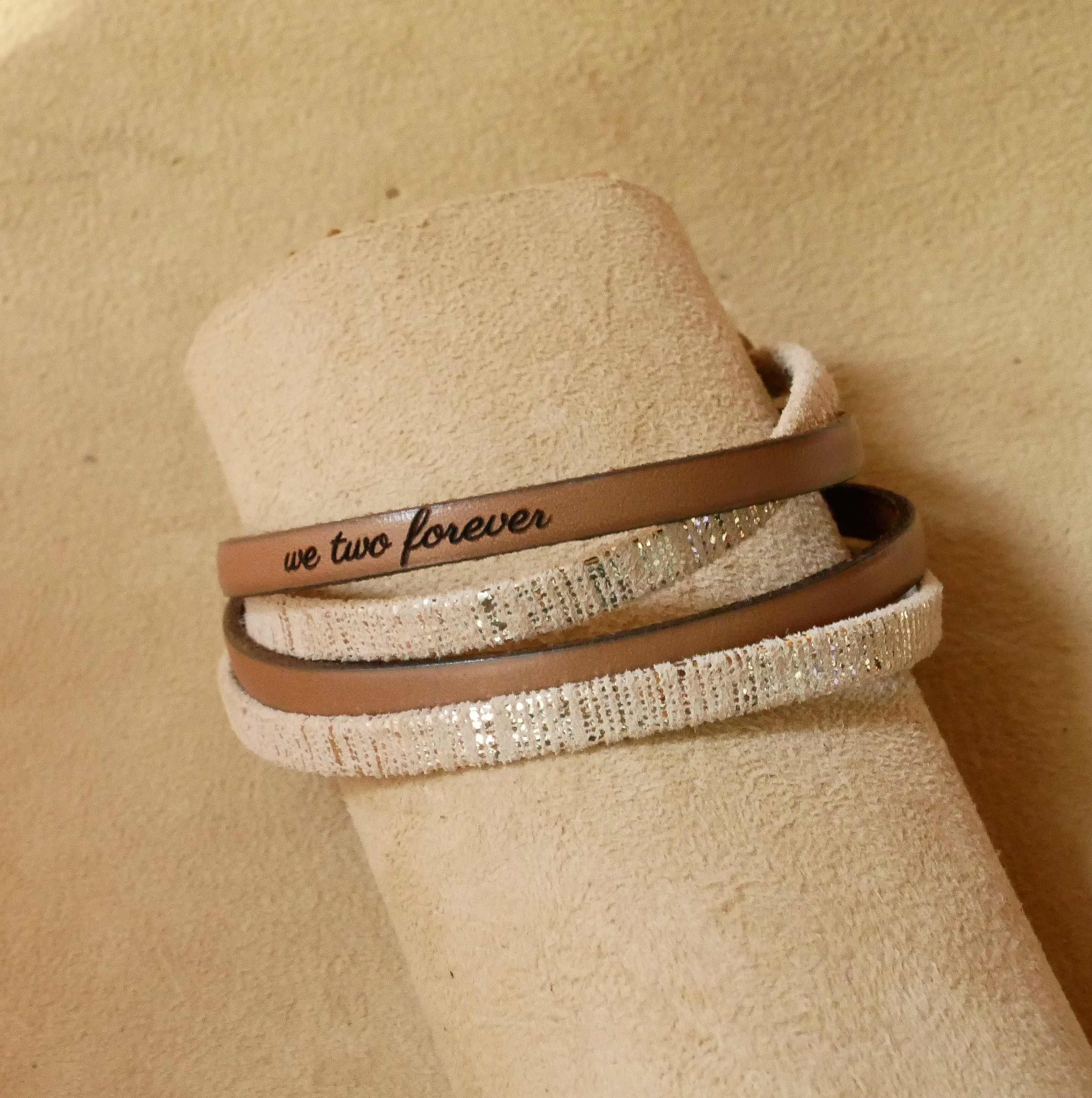 Double gold leather bracelet to personalize by engraving