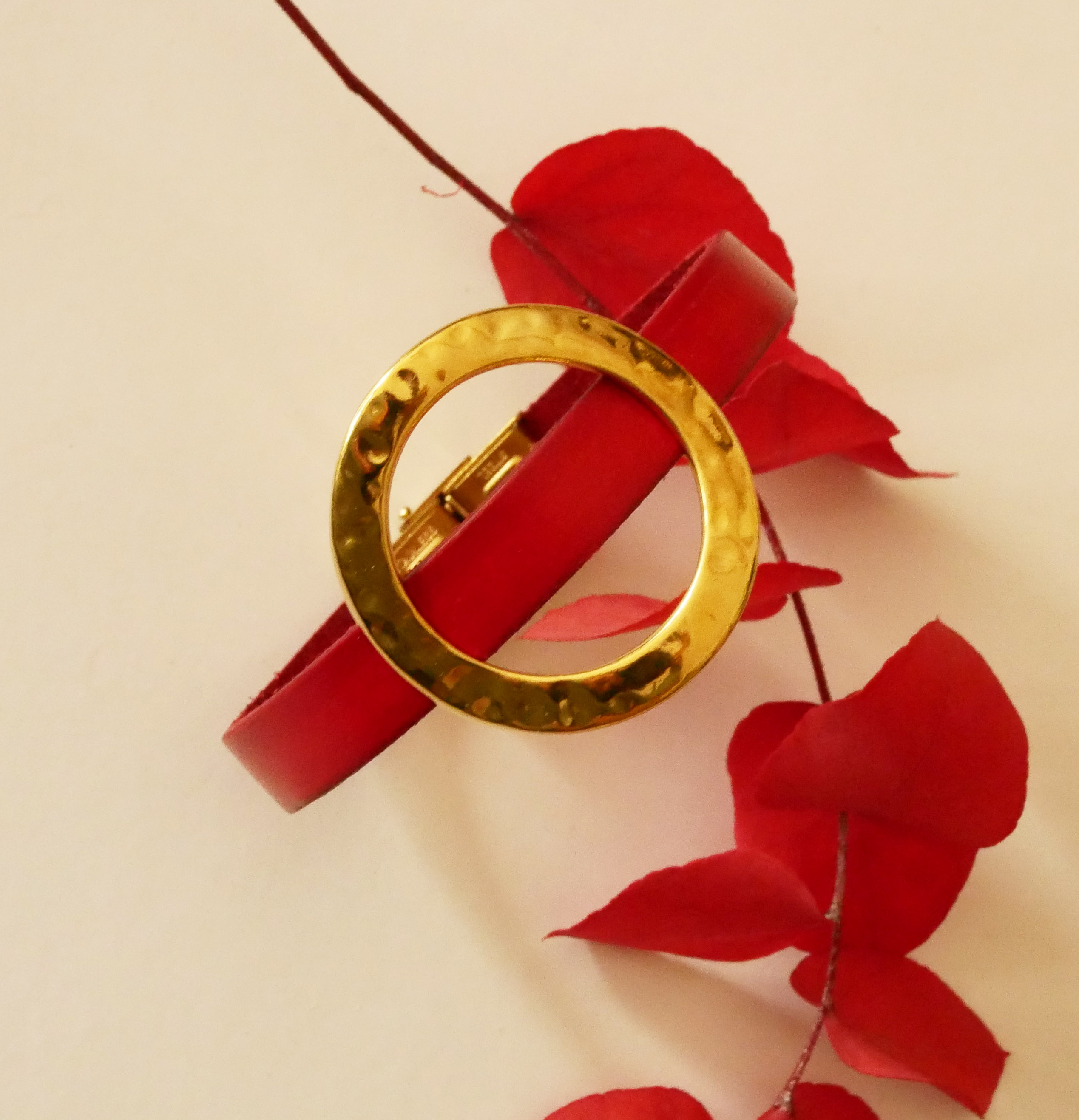 Bracelet large gold ring leather color choice