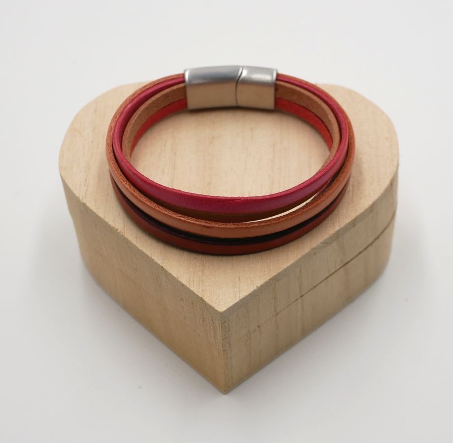 Multi-leather bracelet in red, peach, coral and beige cuff