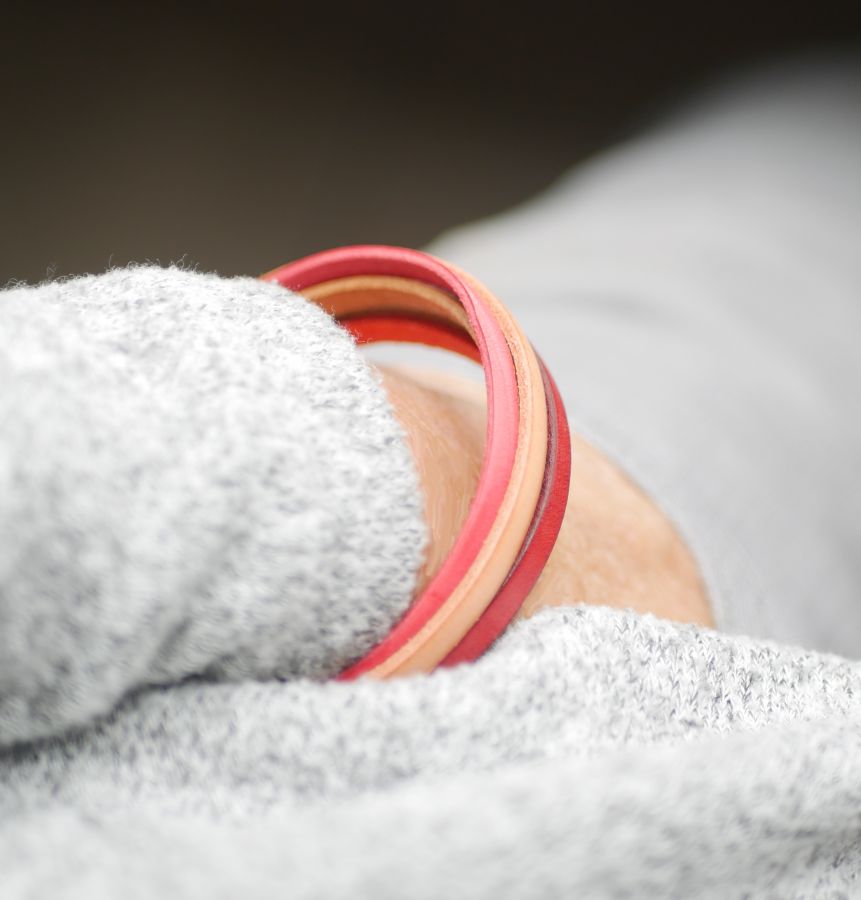 Multi-leather bracelet in red, peach, coral and beige cuff