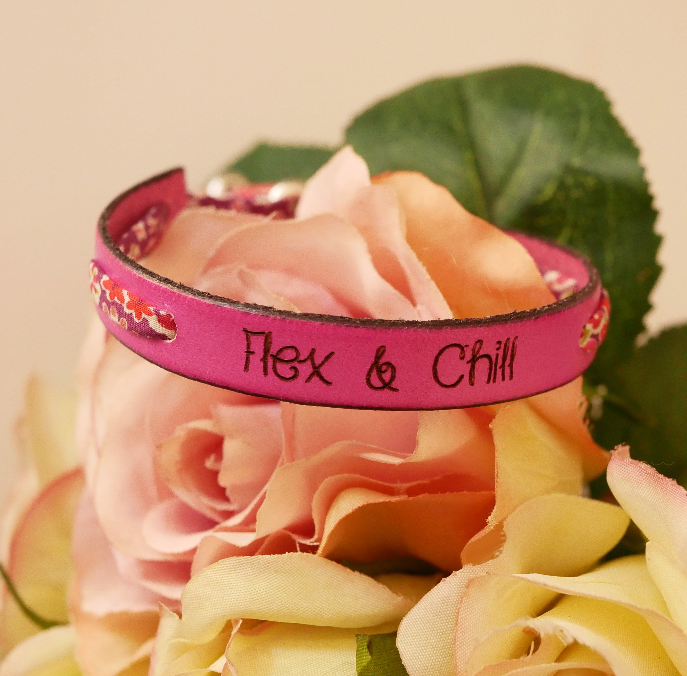 Flor&acirc;me Flex &amp; Chill engraved bracelet with floral liberty ribbon on fuchsia leather