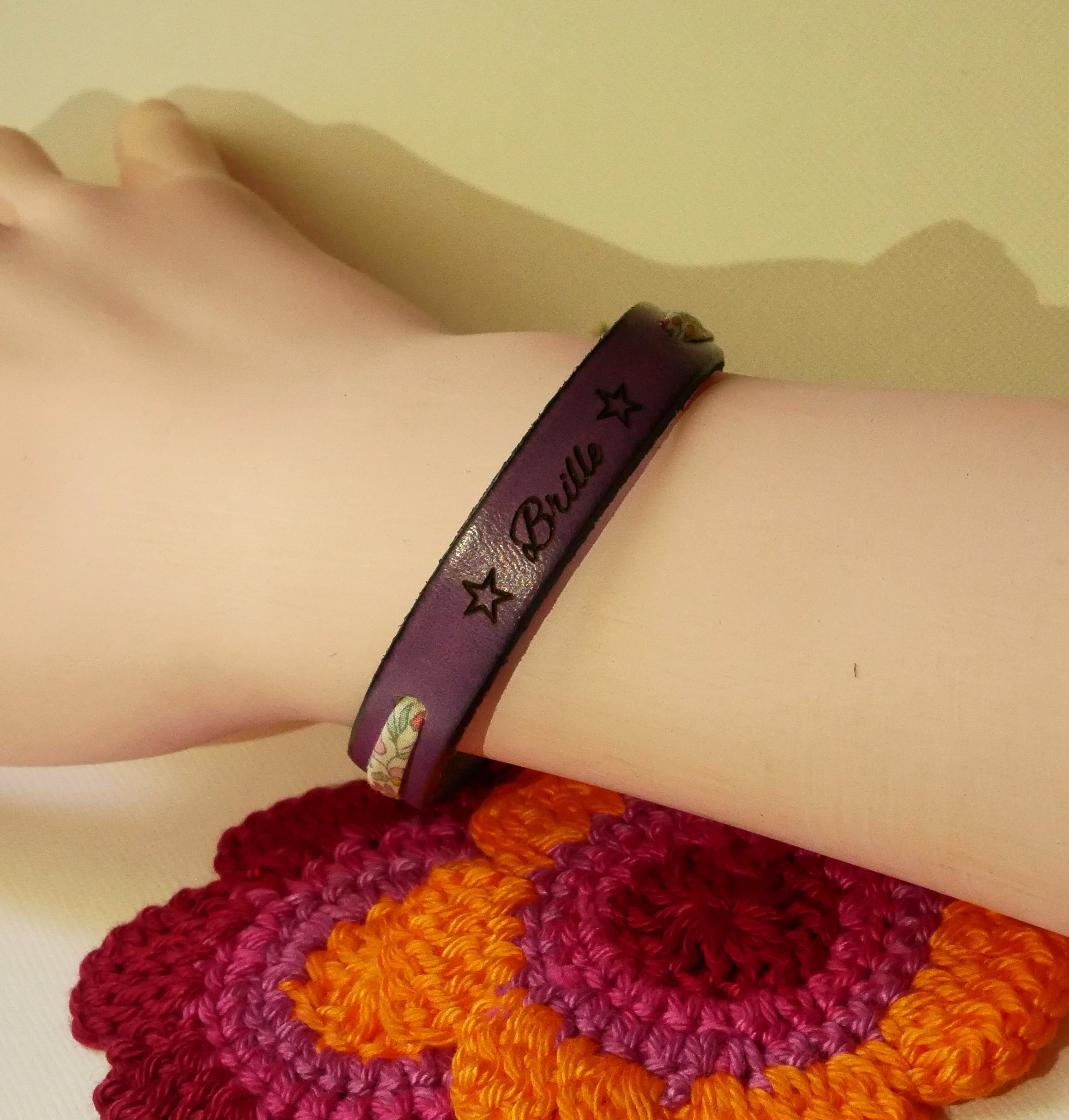 Florâme "Brille" engraved bracelet with pastel liberty ribbon on purplish leather