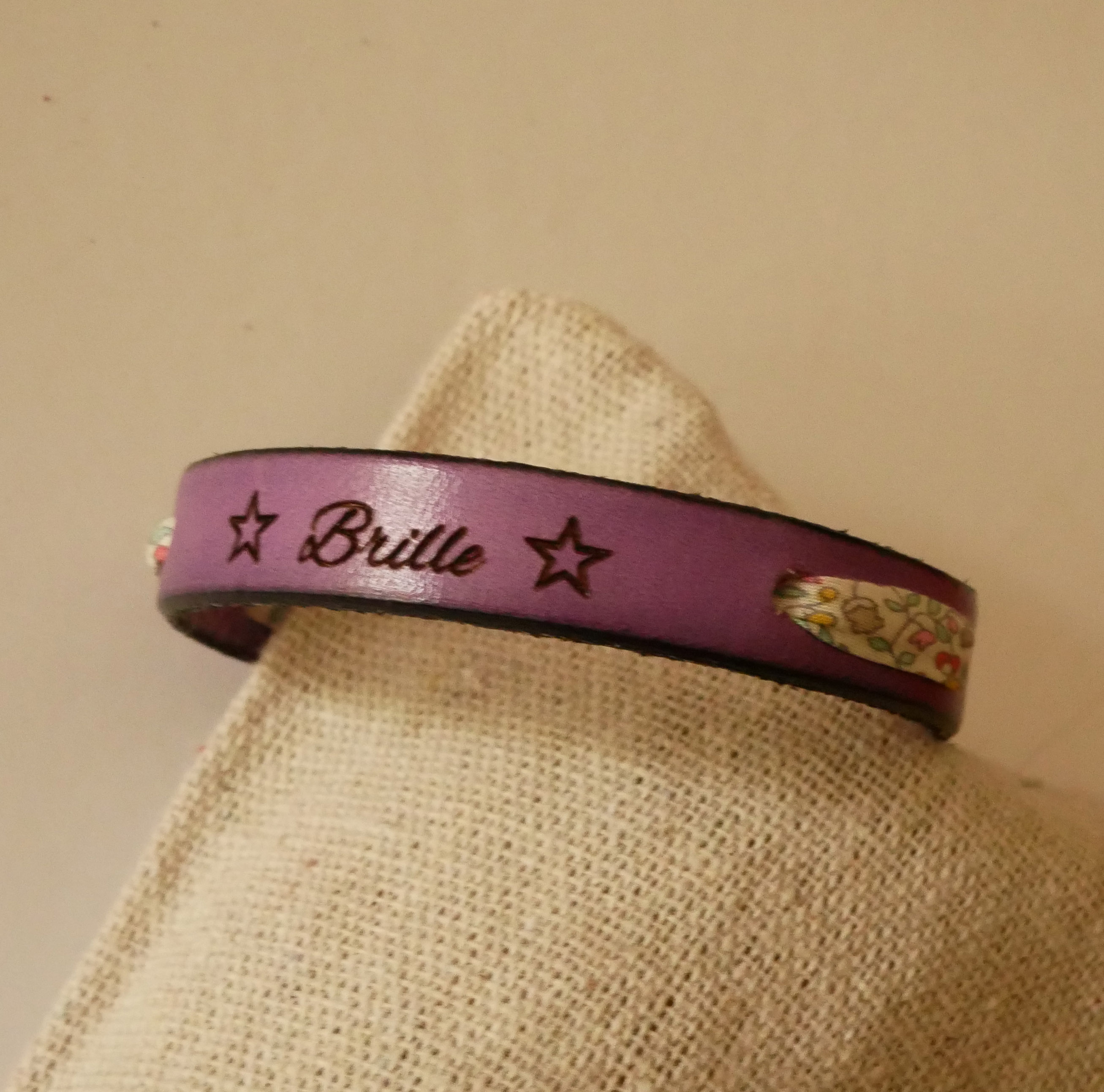 Florâme "Brille" engraved bracelet with pastel liberty ribbon on purplish leather