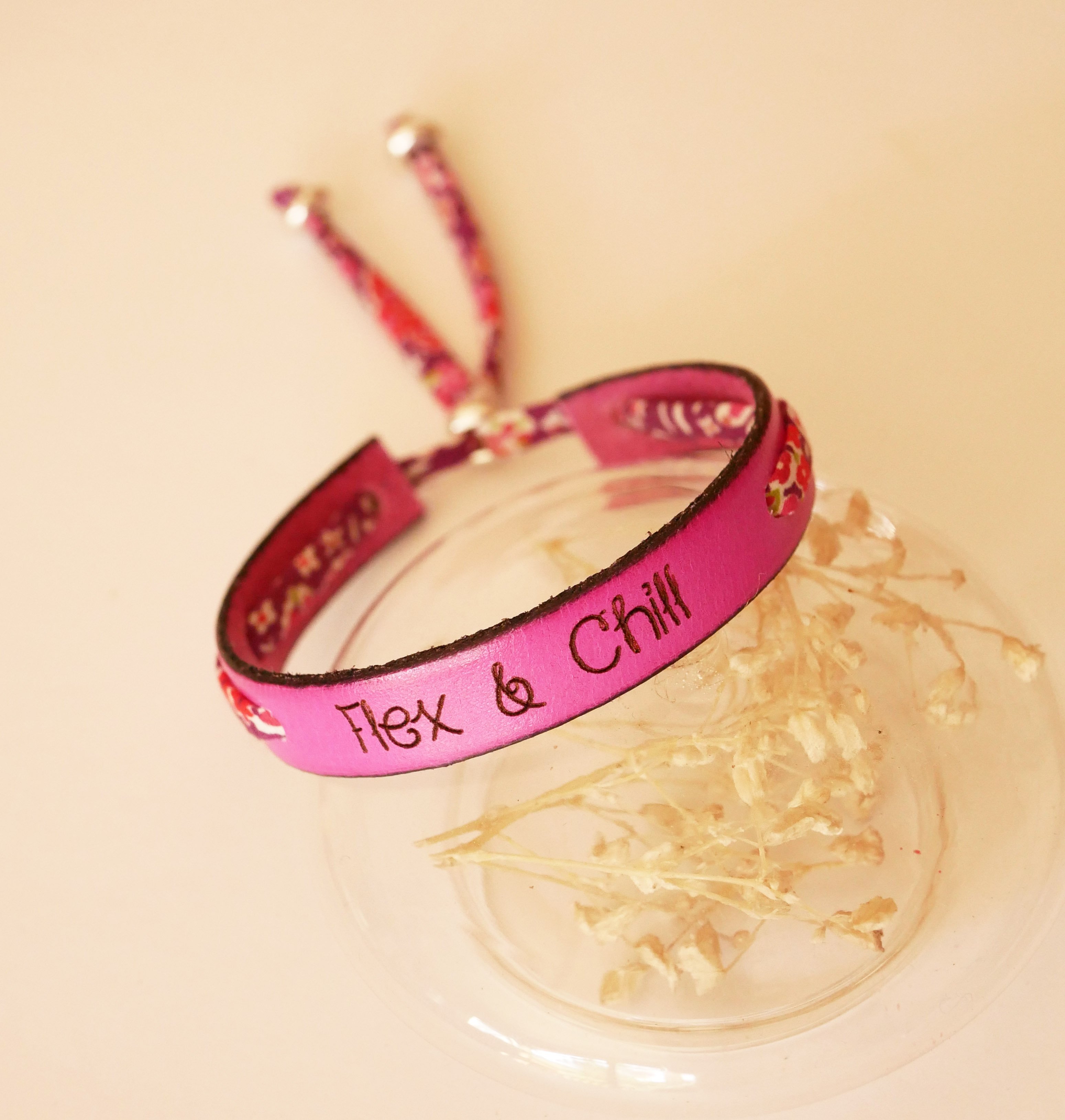 Flor&acirc;me Flex &amp; Chill engraved bracelet with floral liberty ribbon on fuchsia leather