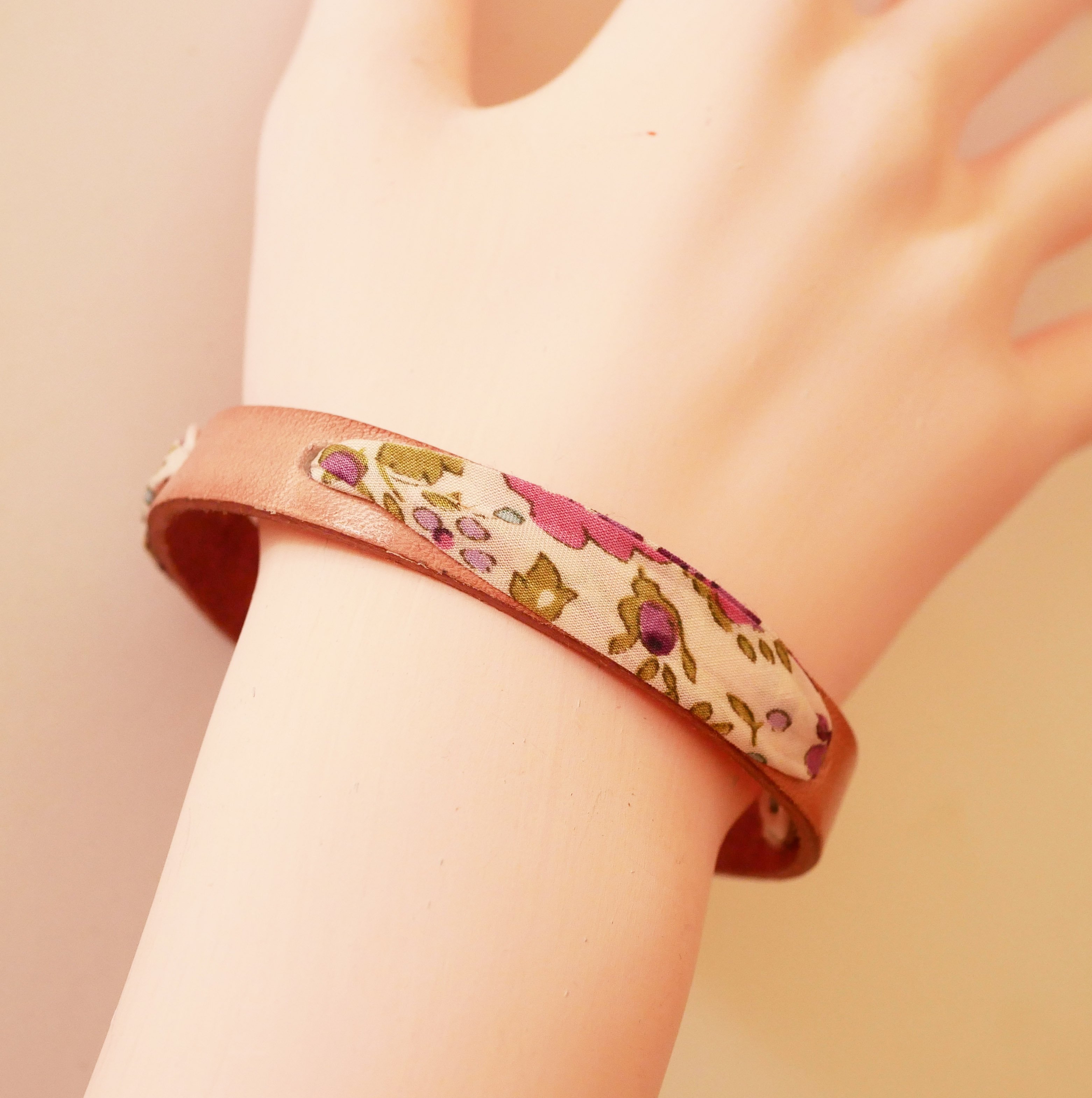 Customized Flor&acirc;me bracelet with liberty ribbon and your choice of leather