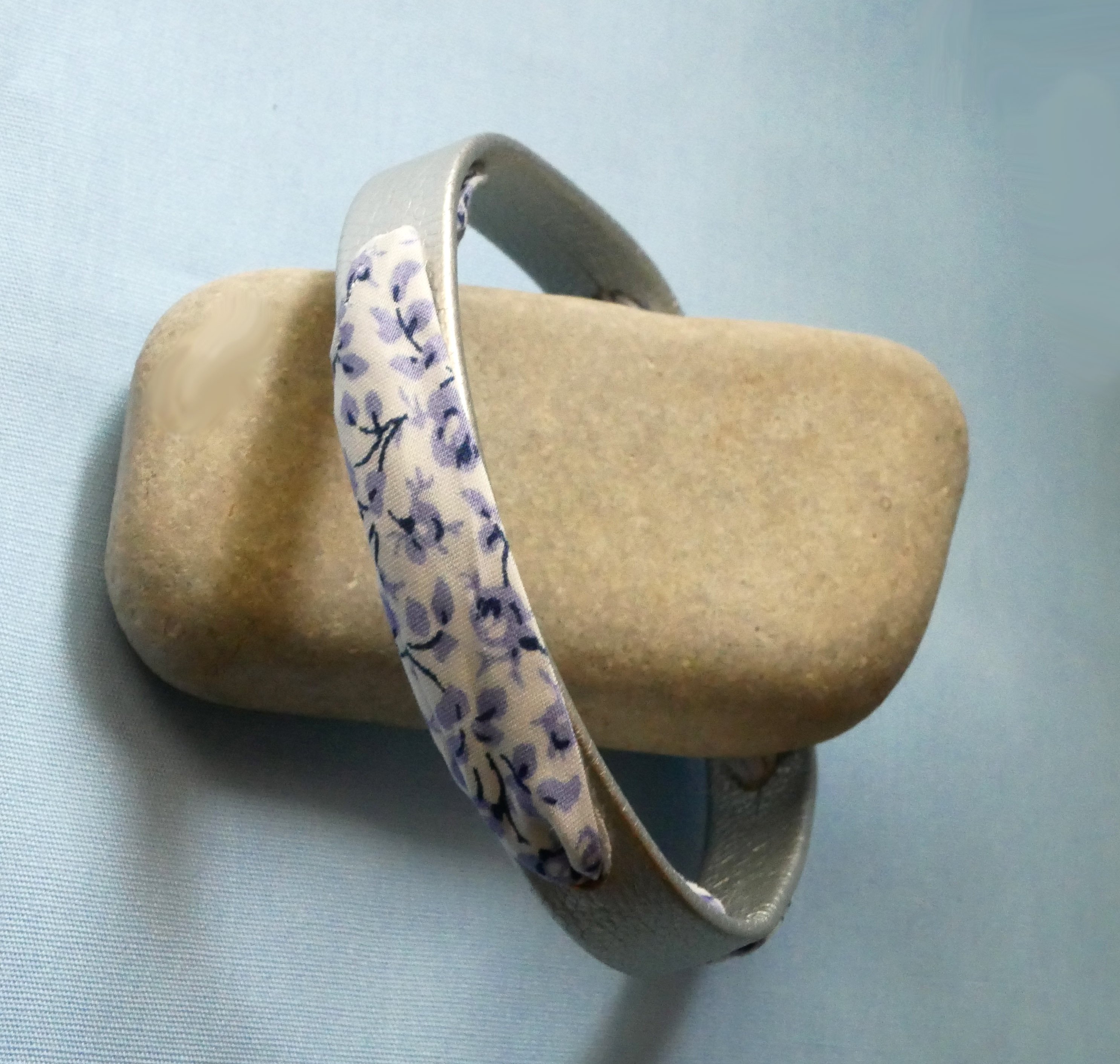Flor&acirc;me bracelet with liberty ribbon blue flowers on silver leather