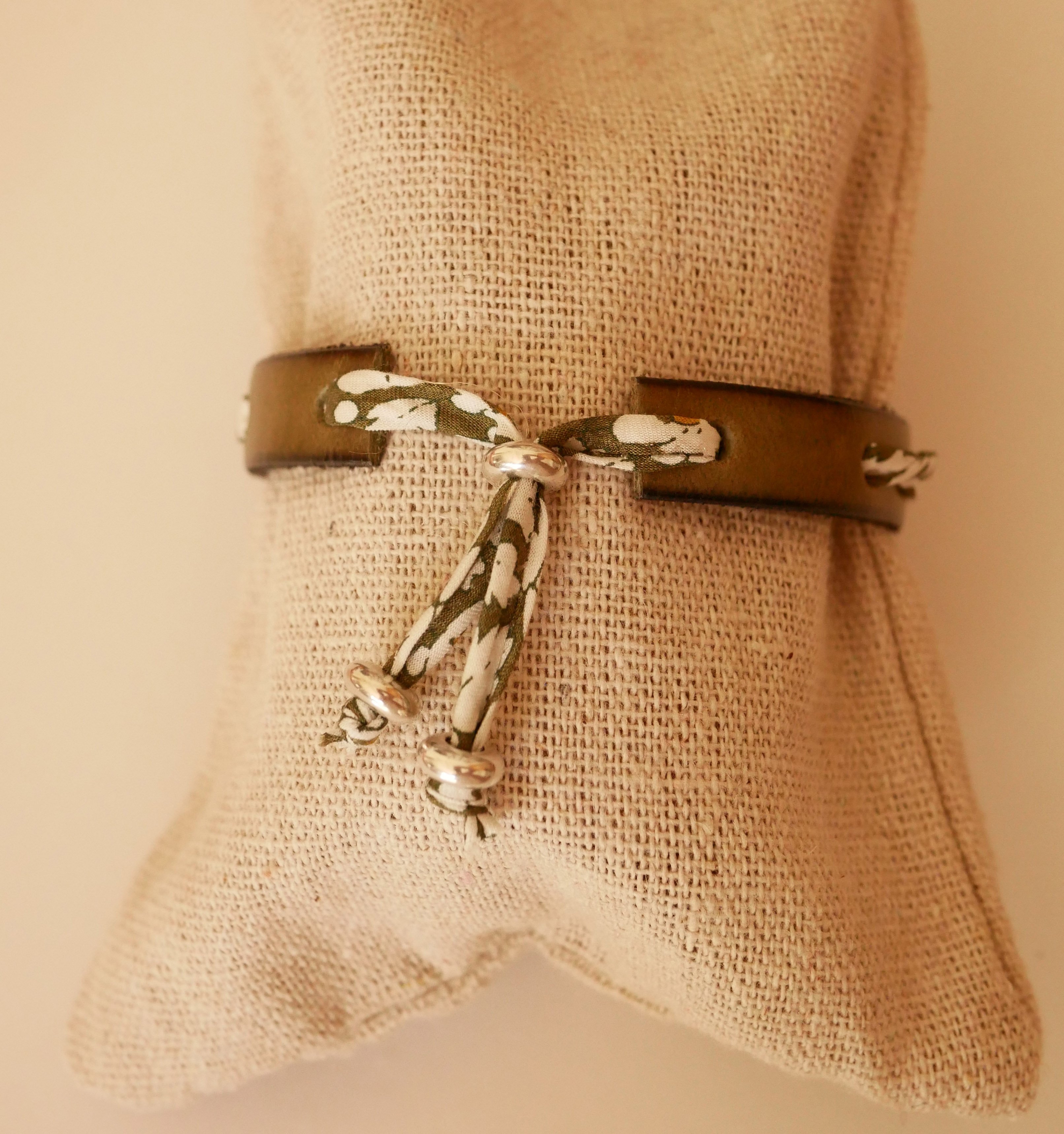 Flor&acirc;me bracelet with green liberty ribbon on lime green leather