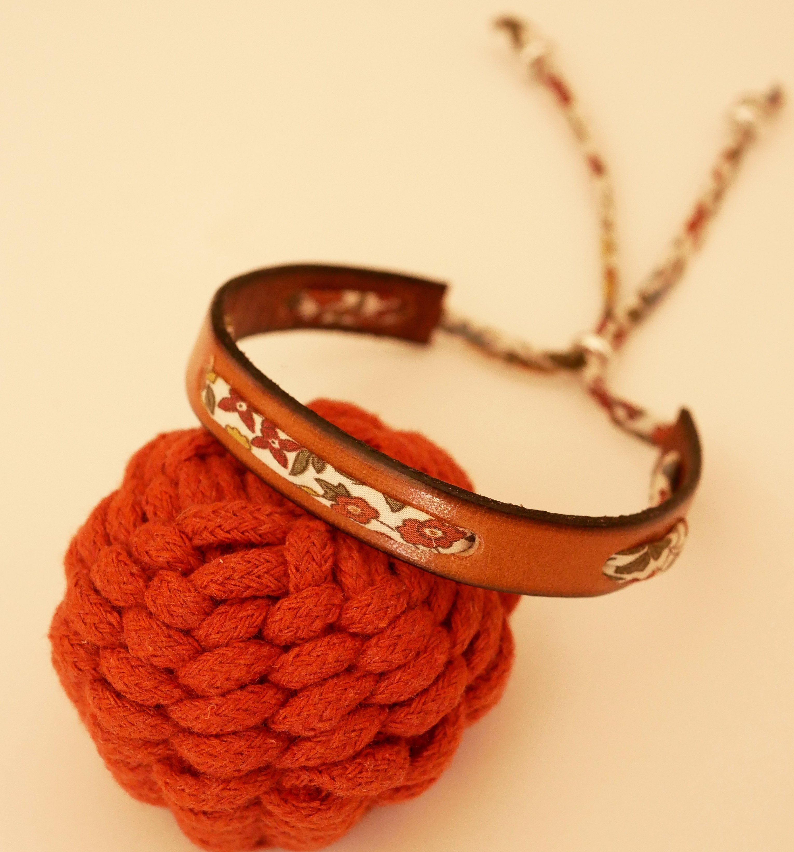 Flor&acirc;me bracelet with liberty ribbon Ava automne on camel leather
