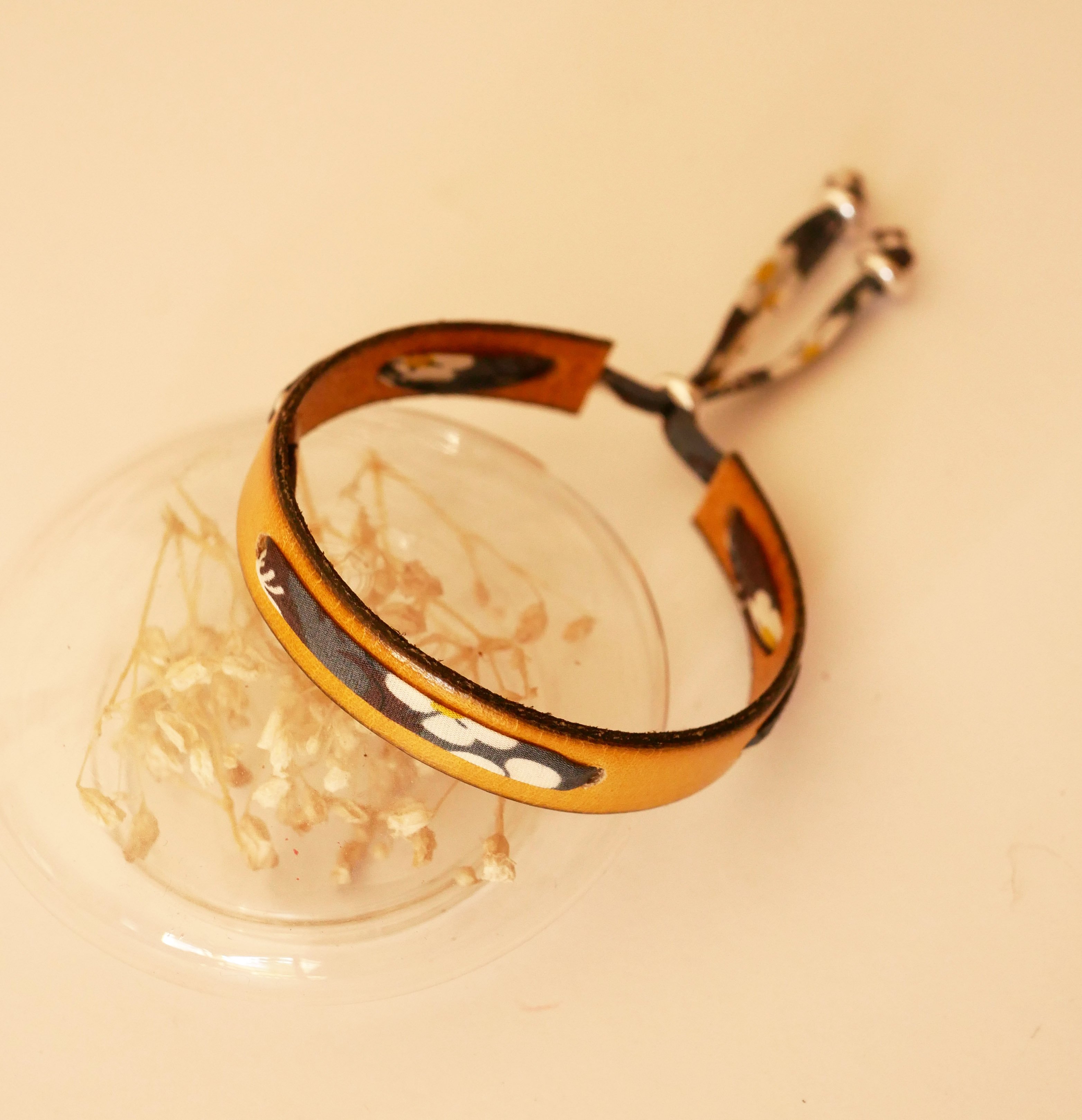 Flor&acirc;me bracelet with grey Misti liberty ribbon on mustard leather