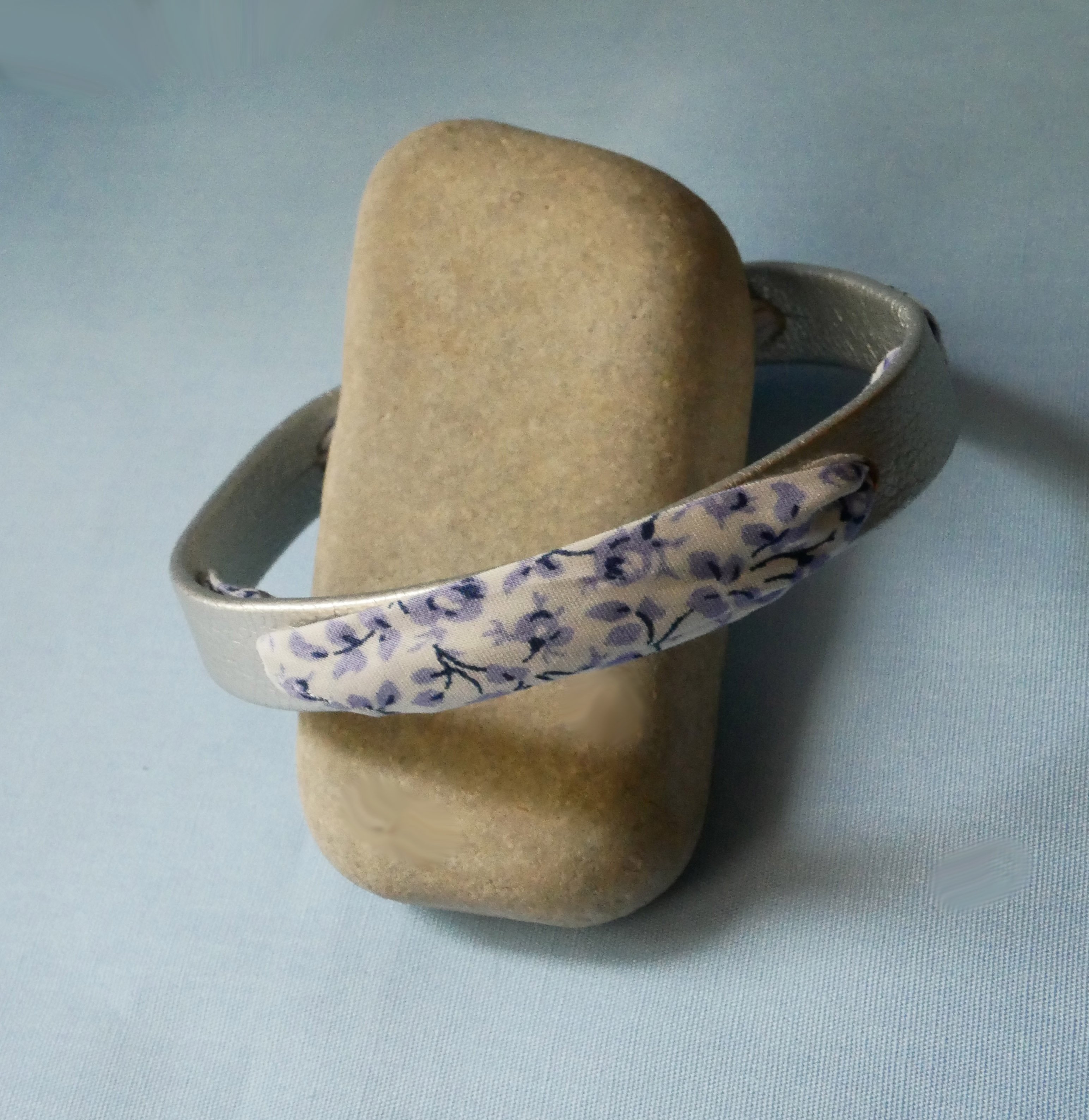 Florâme bracelet with liberty ribbon blue flowers on silver leather