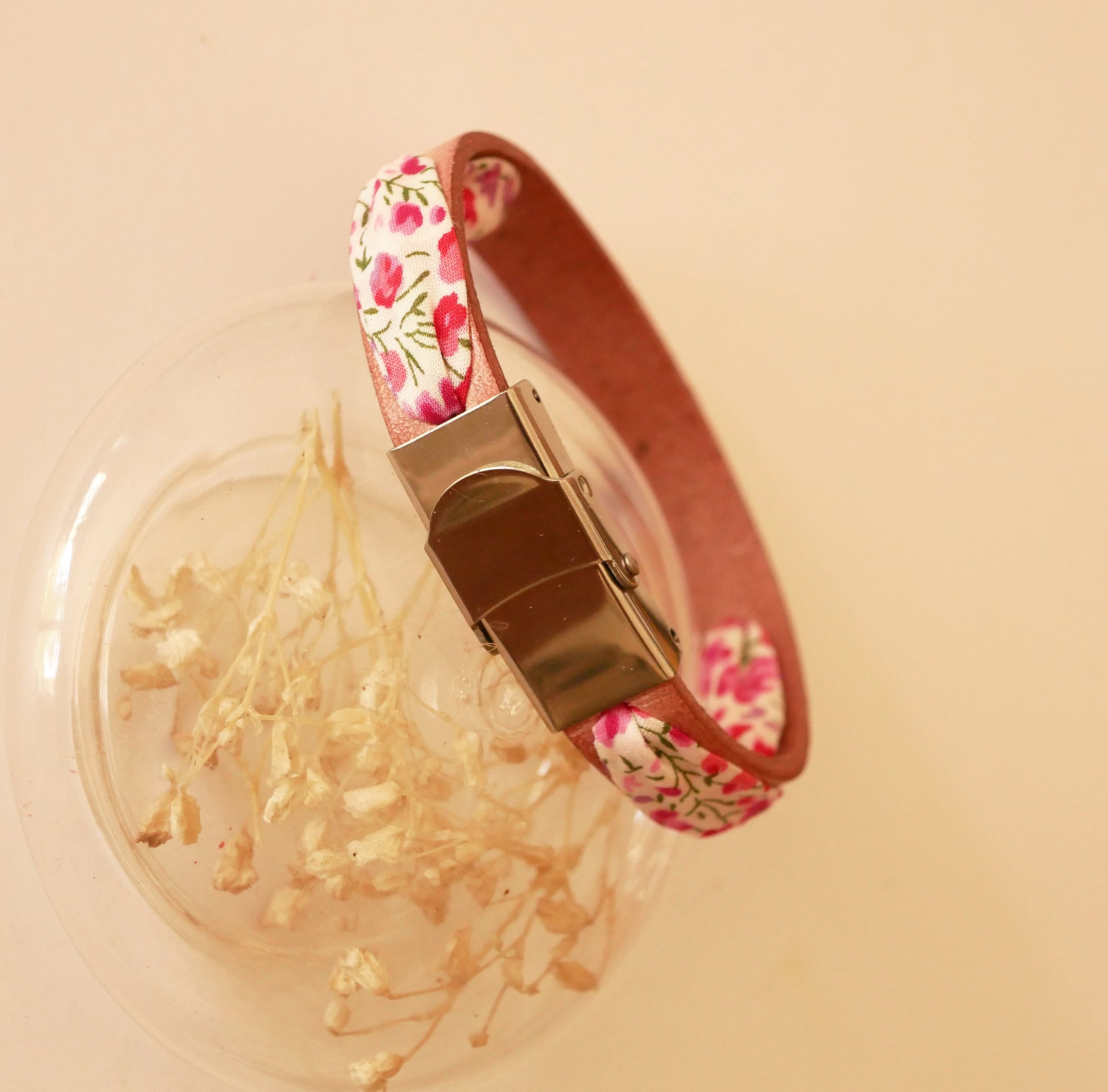 Flor&acirc;me bracelet with pink liberty ribbon flowers on aged pink leather