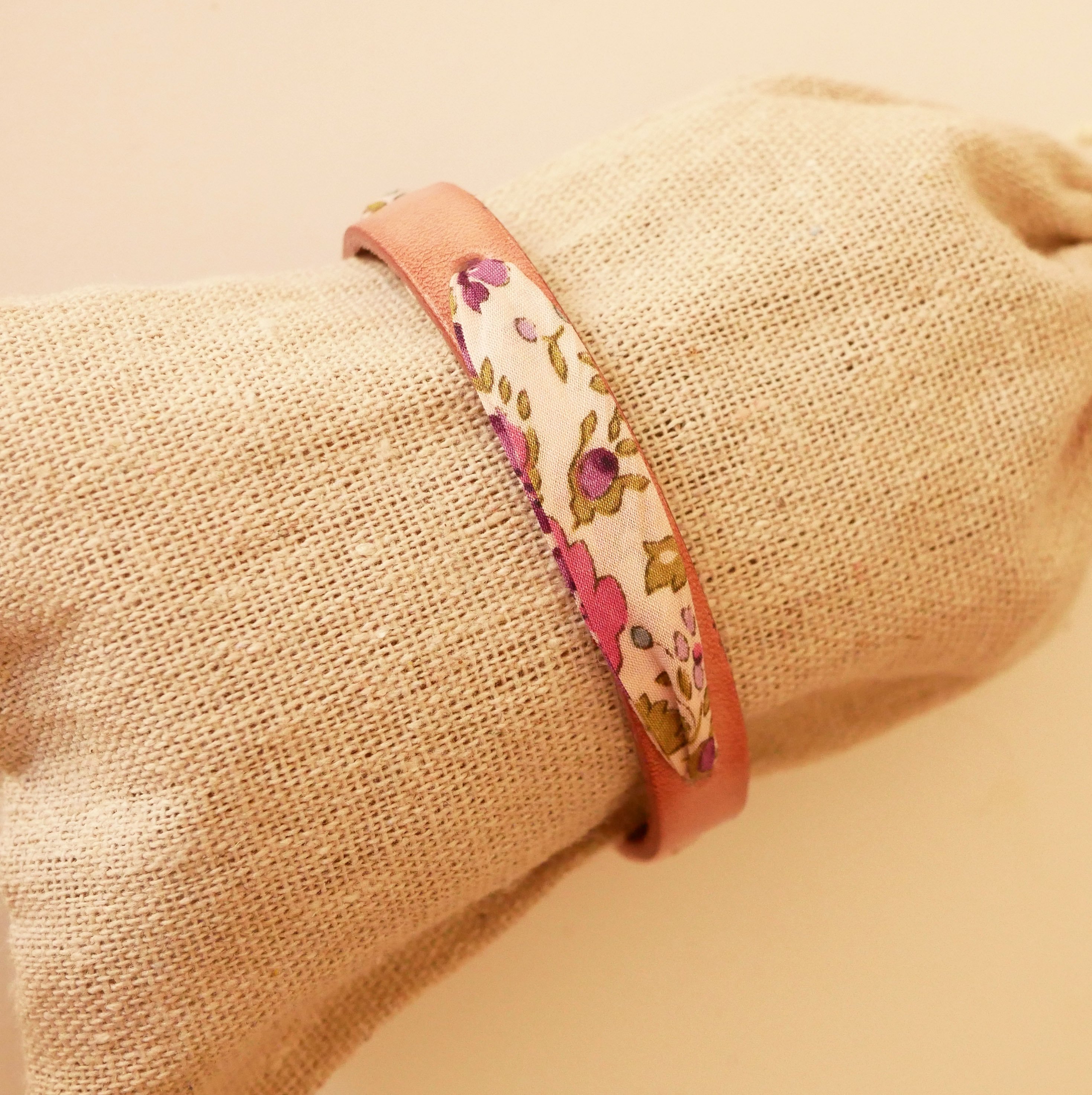 Florâme bracelet with liberty ribbon, purple flowers on aged pink leather