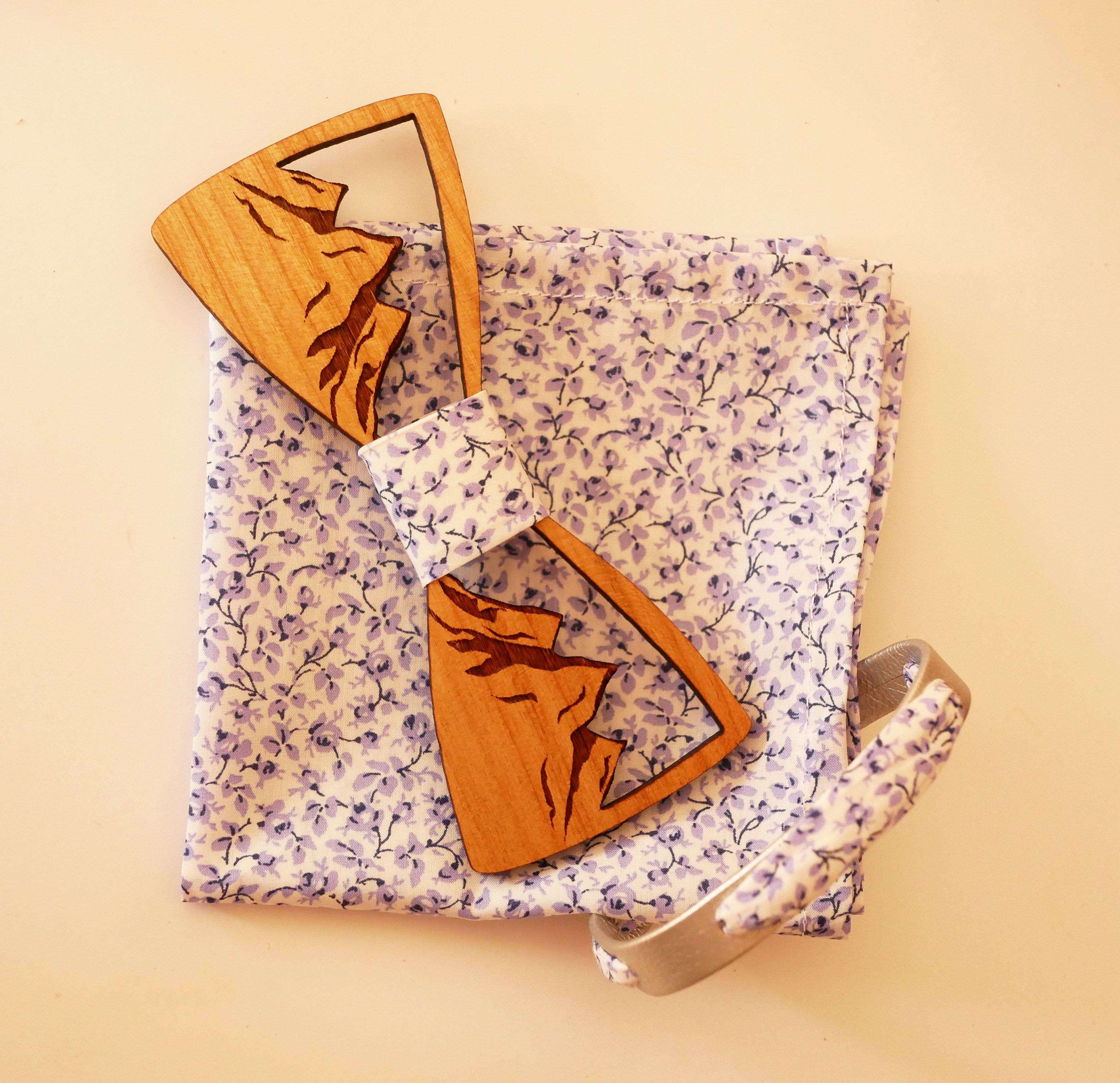 Flor&acirc;me bracelet with liberty ribbon blue flowers on silver leather