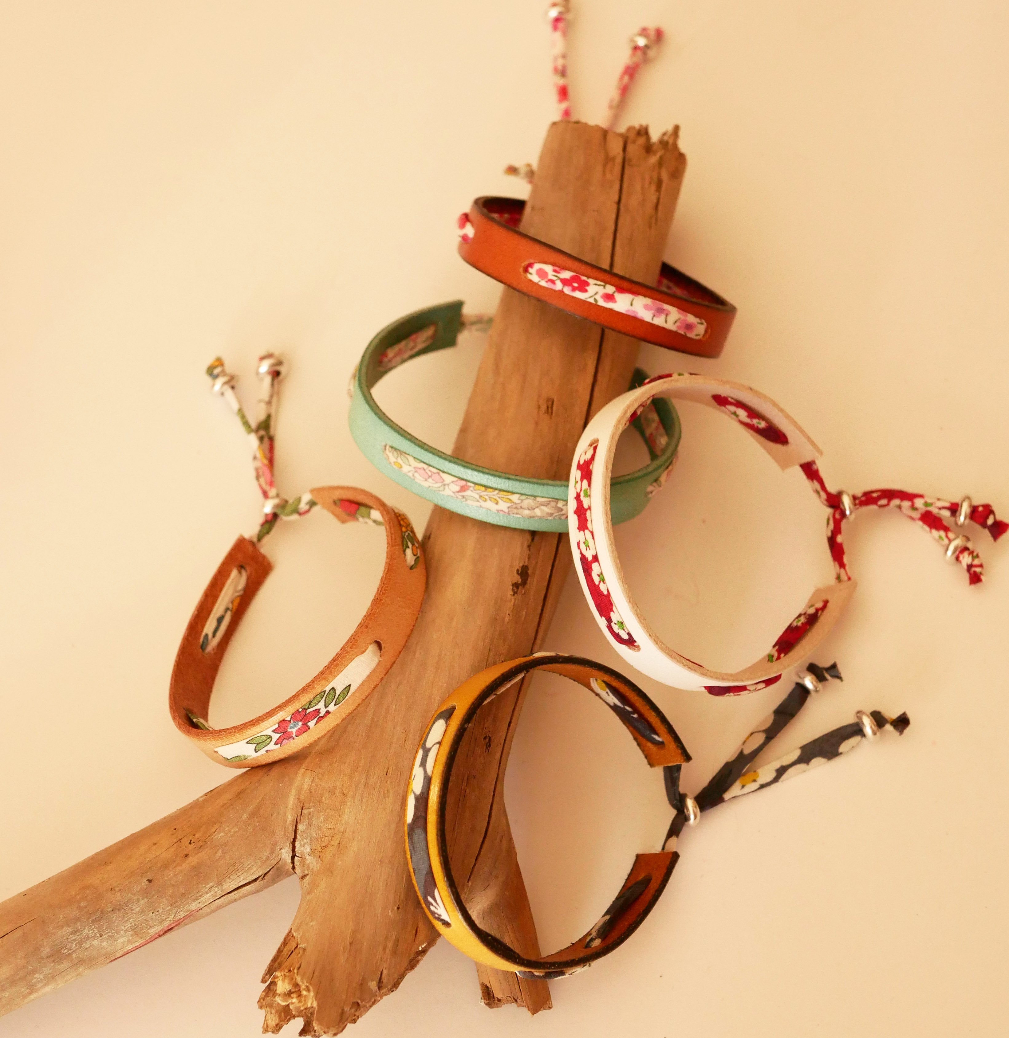 Flor&acirc;me bracelet with liberty ribbon Ava automne on camel leather