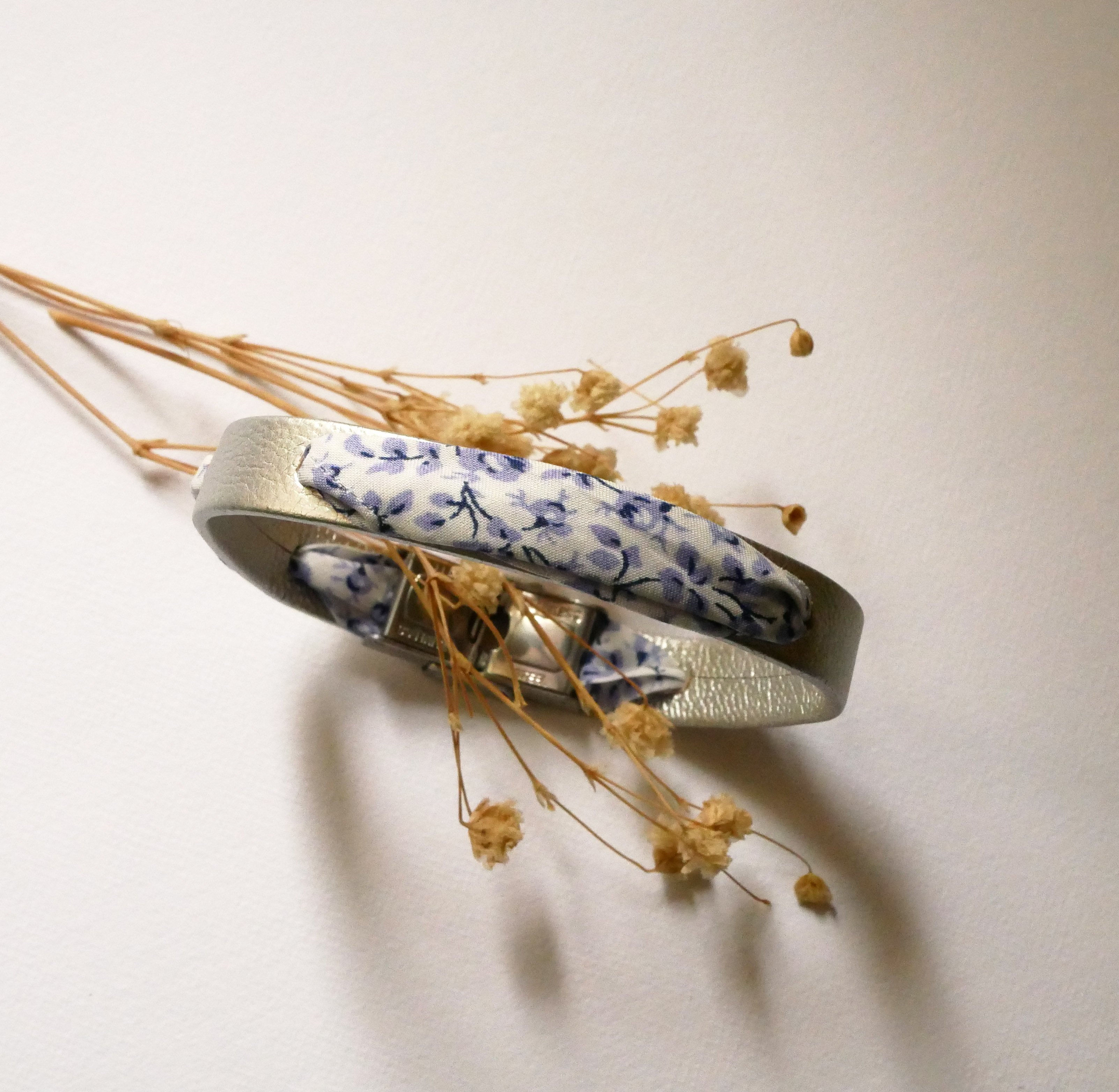 Florâme bracelet with liberty ribbon blue flowers on silver leather