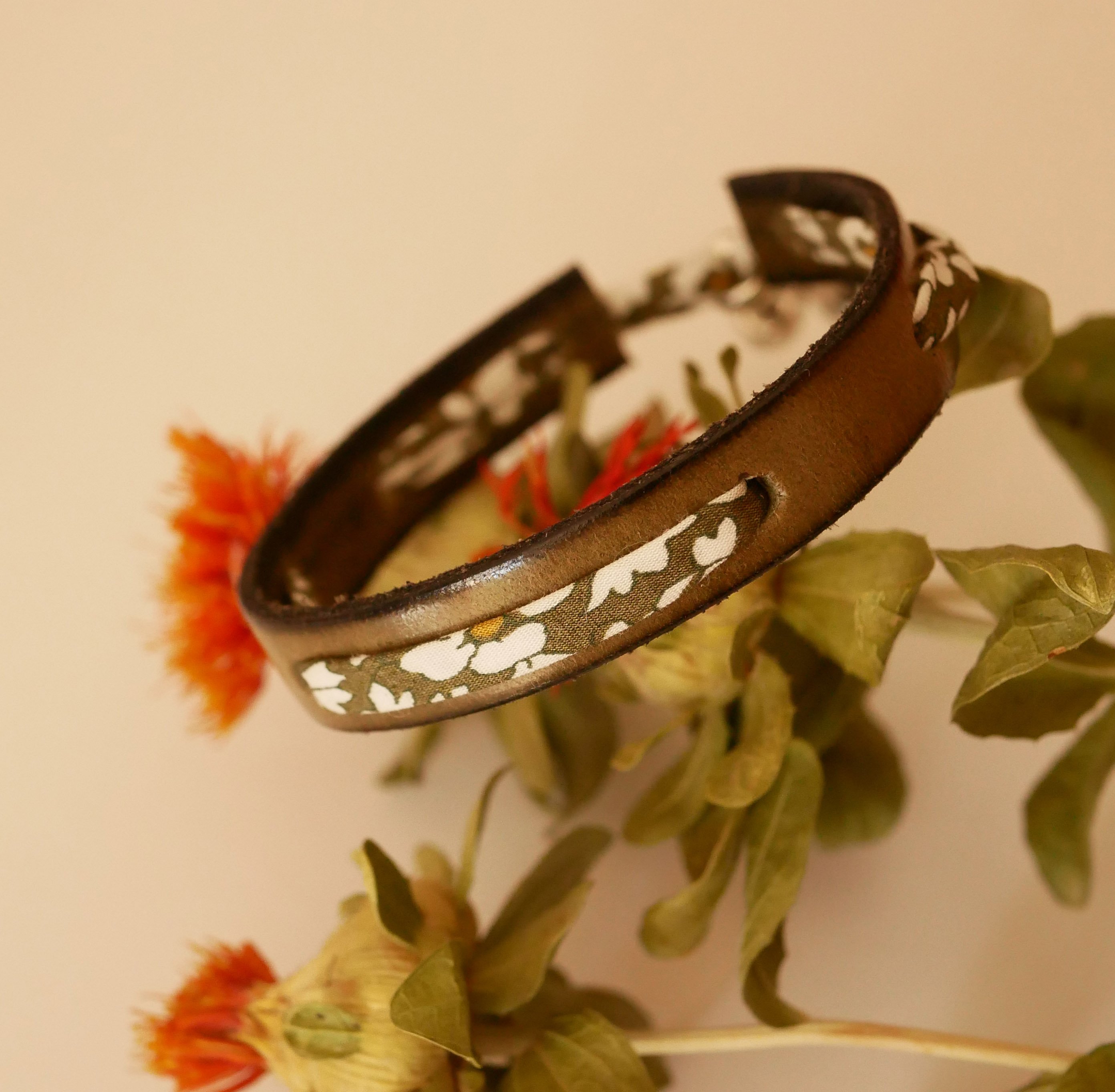 Flor&acirc;me bracelet with green liberty ribbon on lime green leather