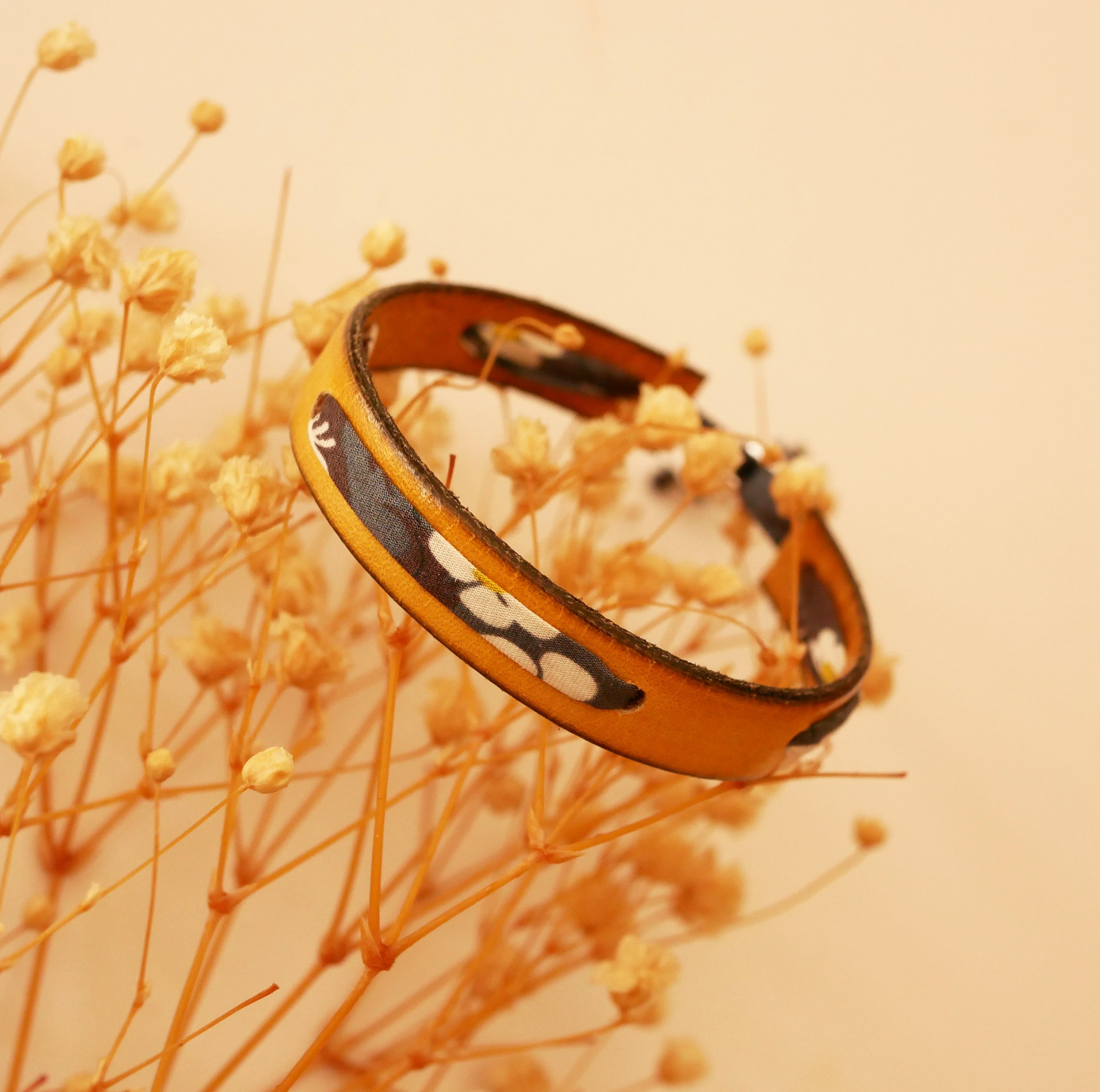 Flor&acirc;me bracelet with grey Misti liberty ribbon on mustard leather