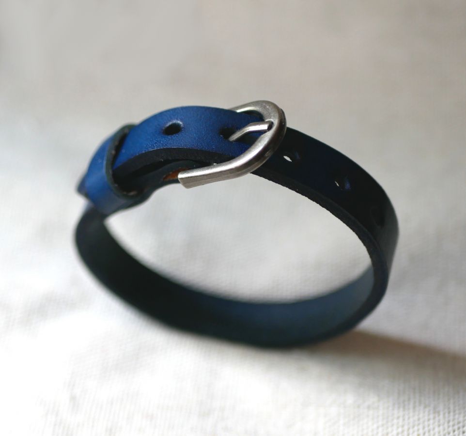 Men's leather bracelet engraved Blue to customize 