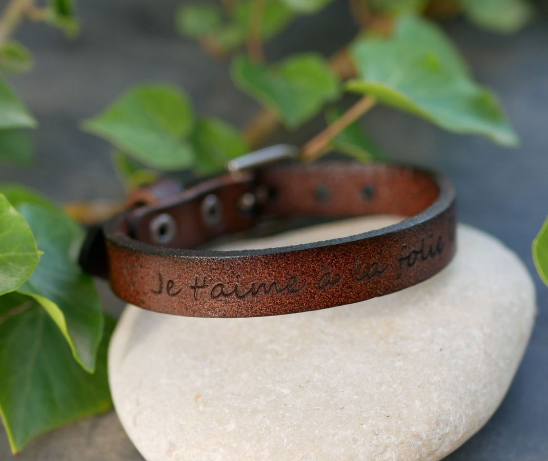 Men's bracelet engraved leather dark brown silver buckle to customize