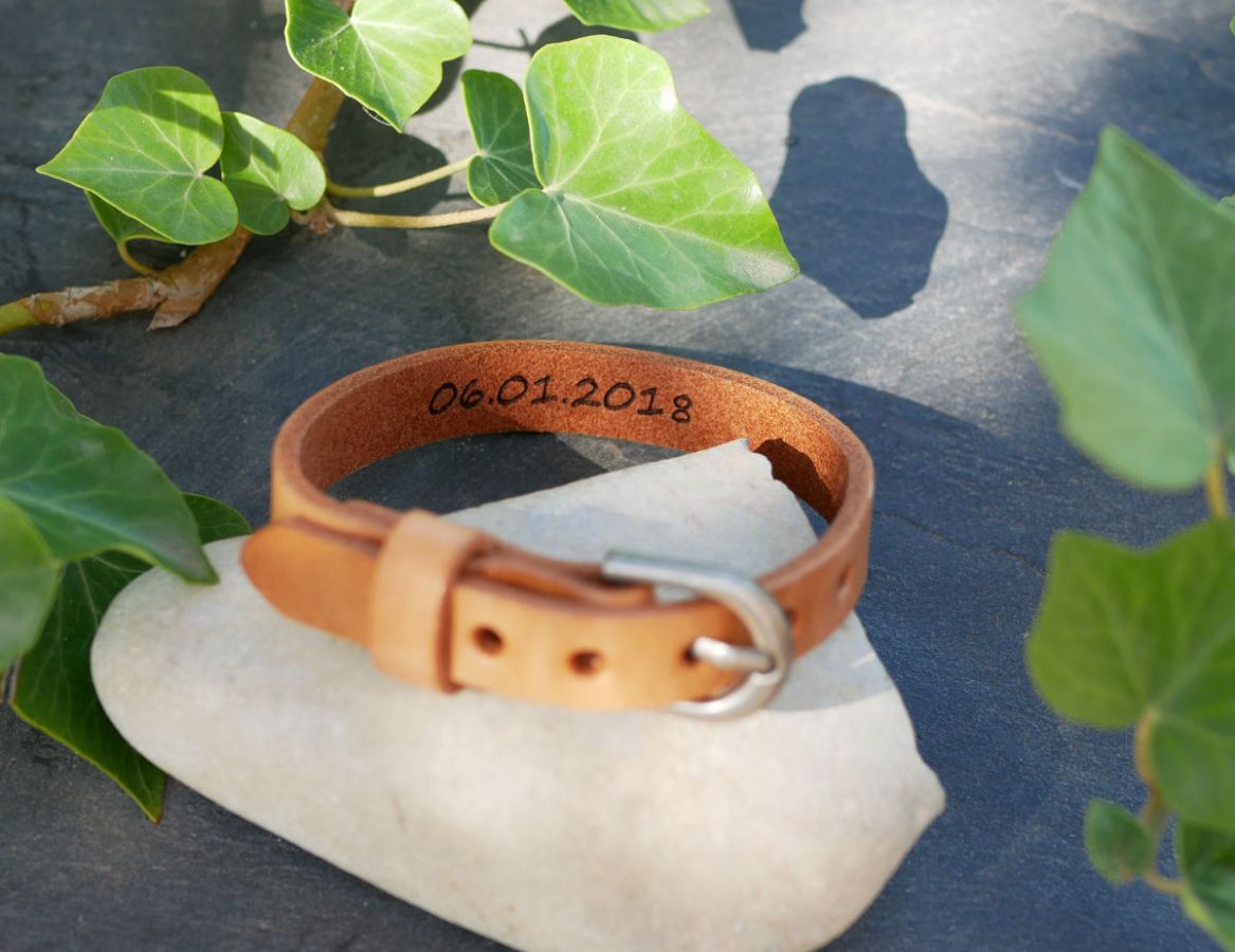 Natural leather bracelet engraved to personalize 