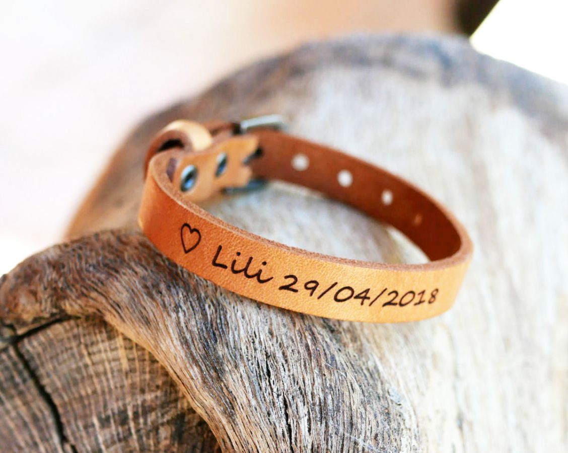 Natural leather bracelet engraved to personalize 