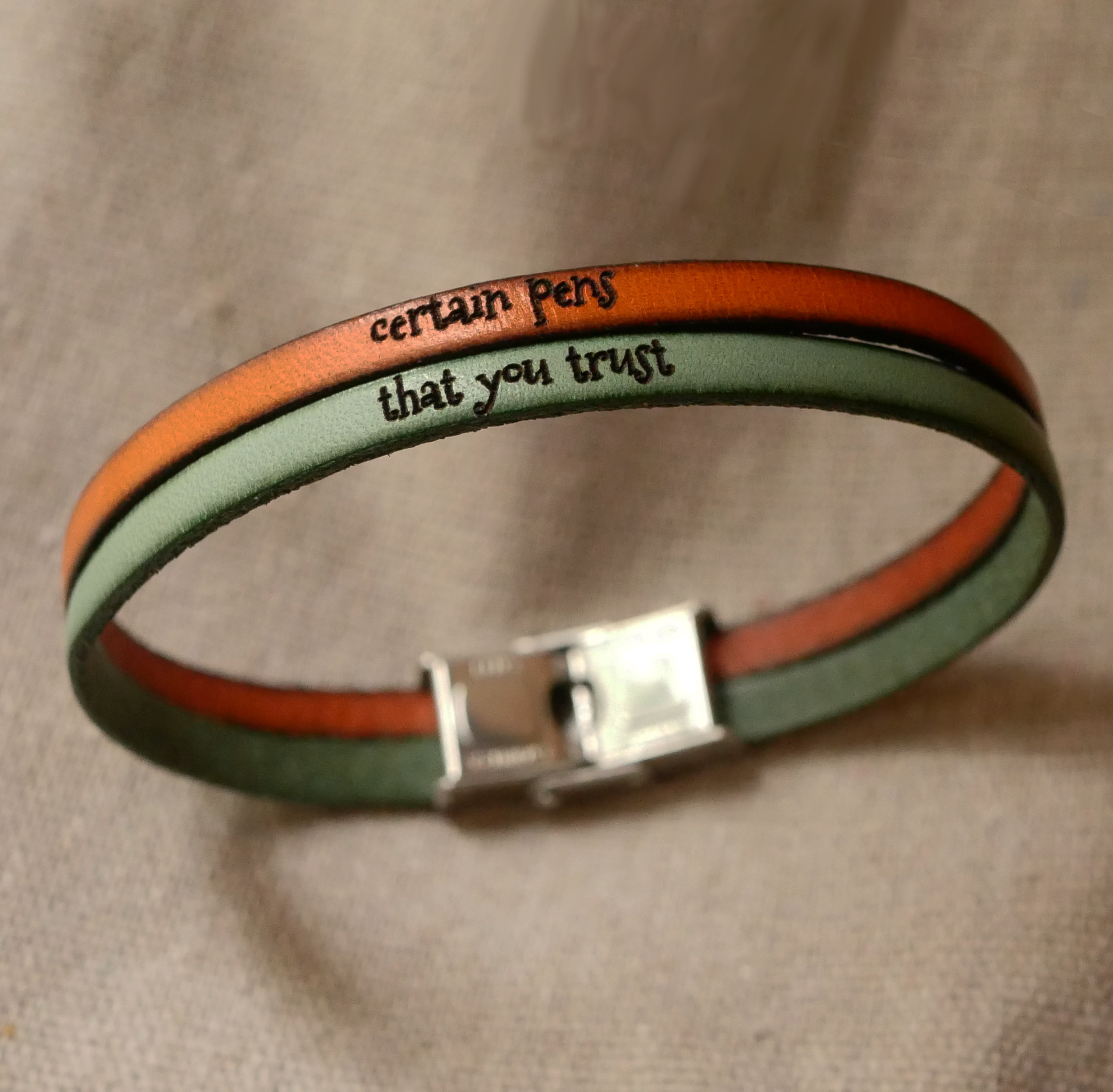 Men's bracelet in leather duo customizable by engraving