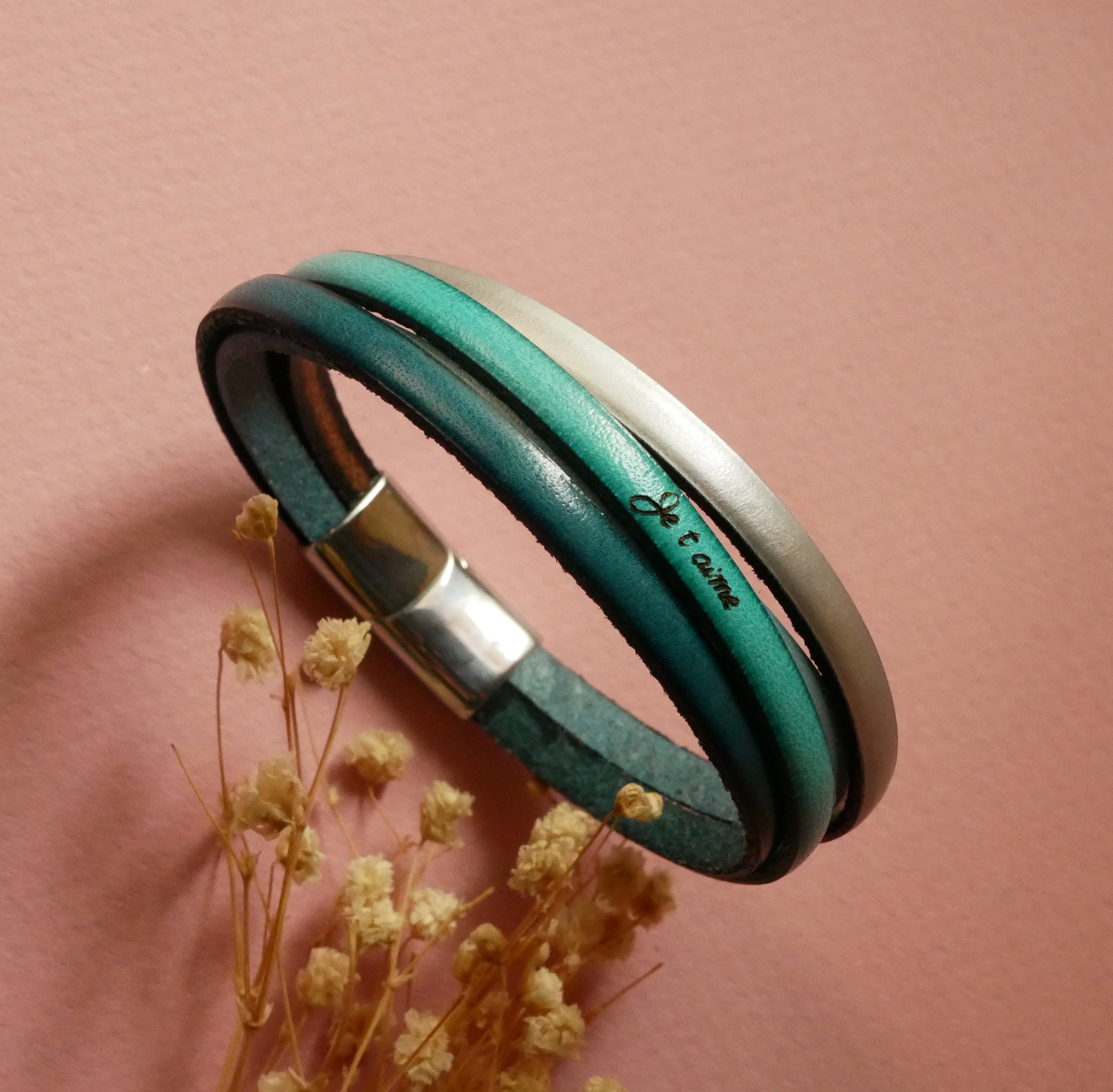 Cuff bracelet in a choice of 4 leathers