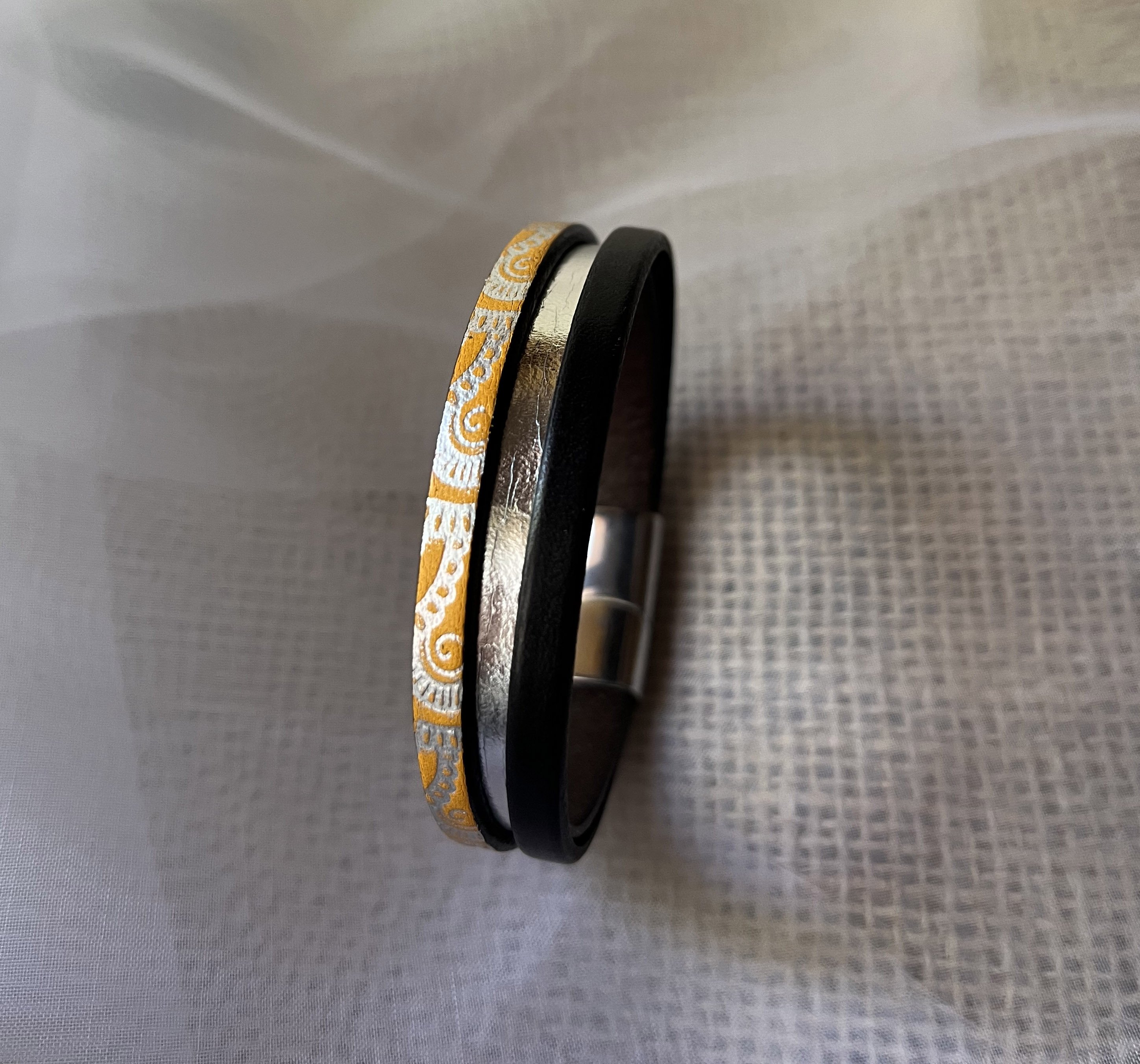 Bracelet manchette femme aux 3 cuirs orange argent&eacute;  fermoir &agrave; extension