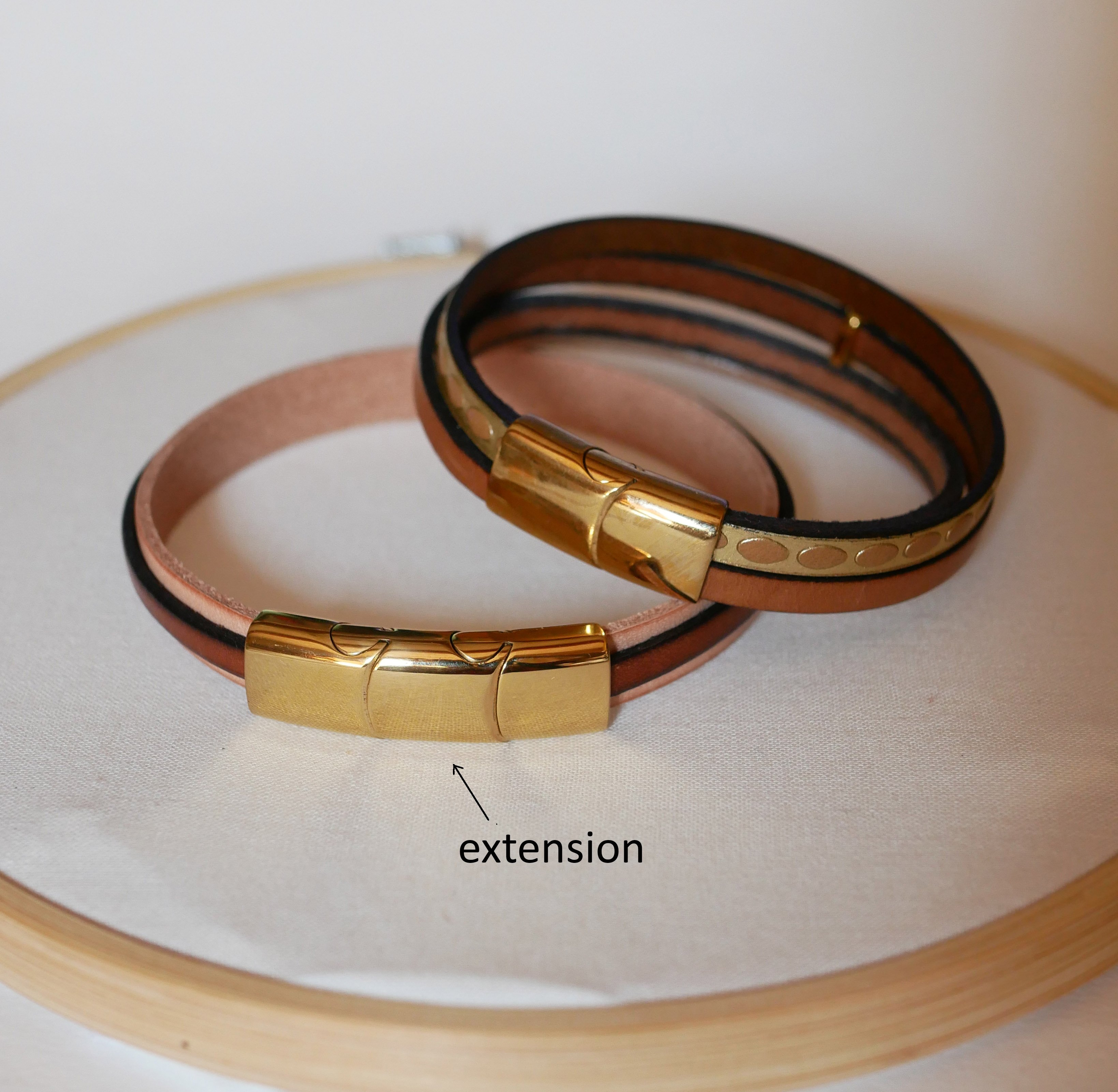 Women's gold cuff bracelet Gold and orange shell