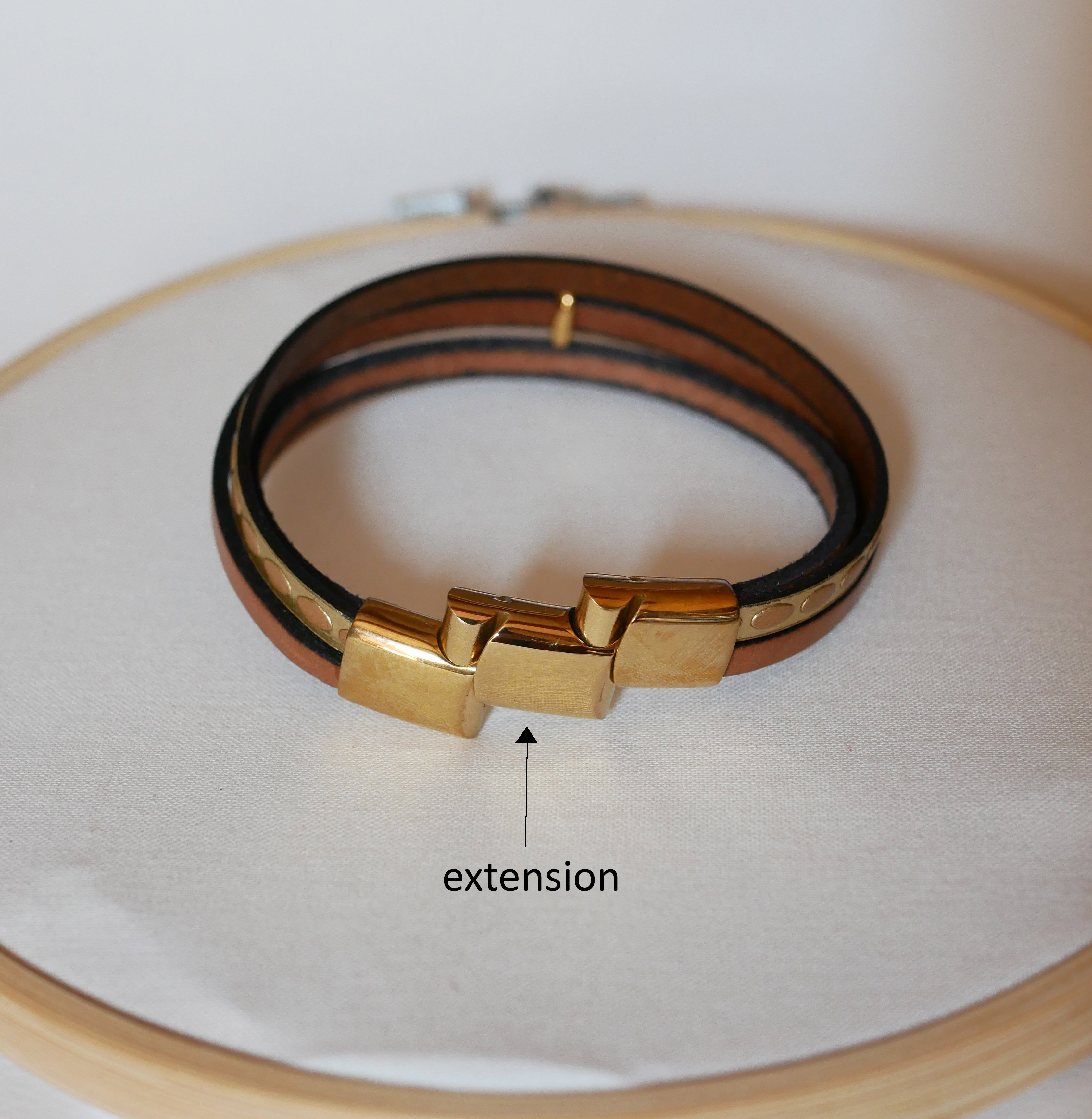 Women's gold cuff bracelet Gold and orange shell