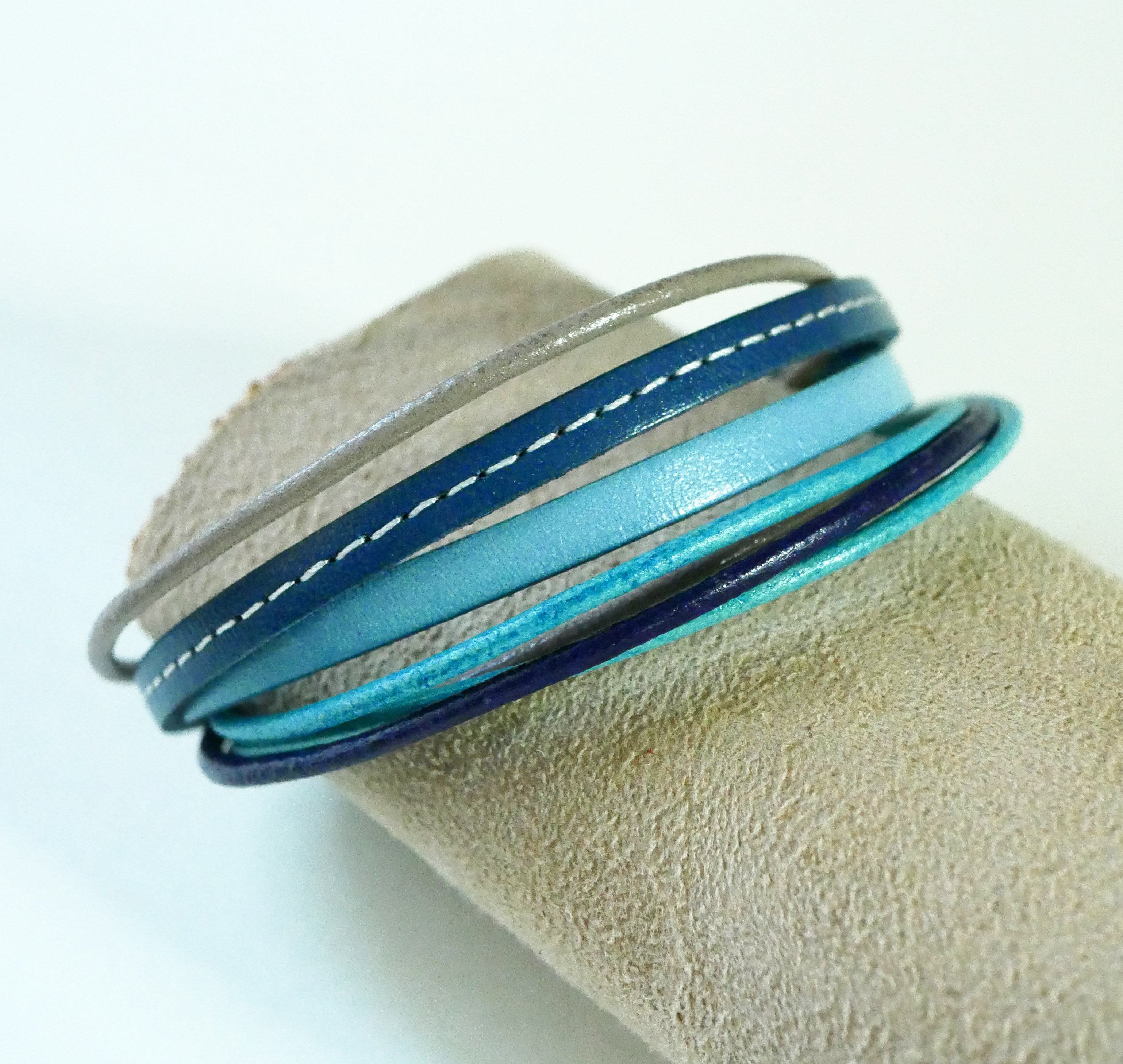 Women's multi-leather cuff bracelet in blue tones