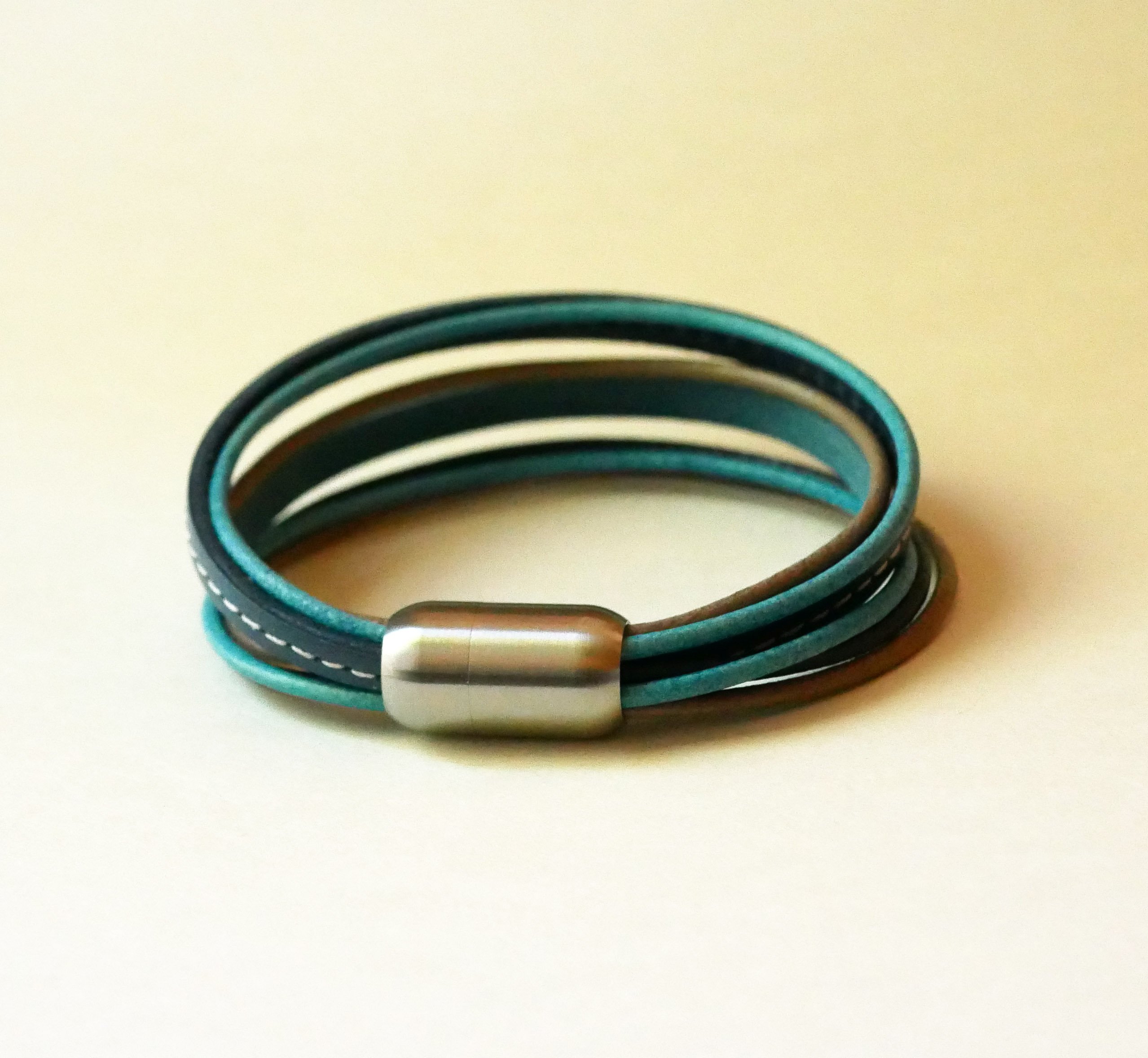 Women's multi-leather cuff bracelet in blue tones