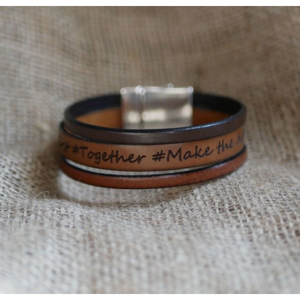 Cuff bracelet to personalize leather colors and engraved message