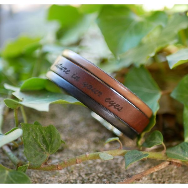 Cuff bracelet to personalize leather colors and engraved message