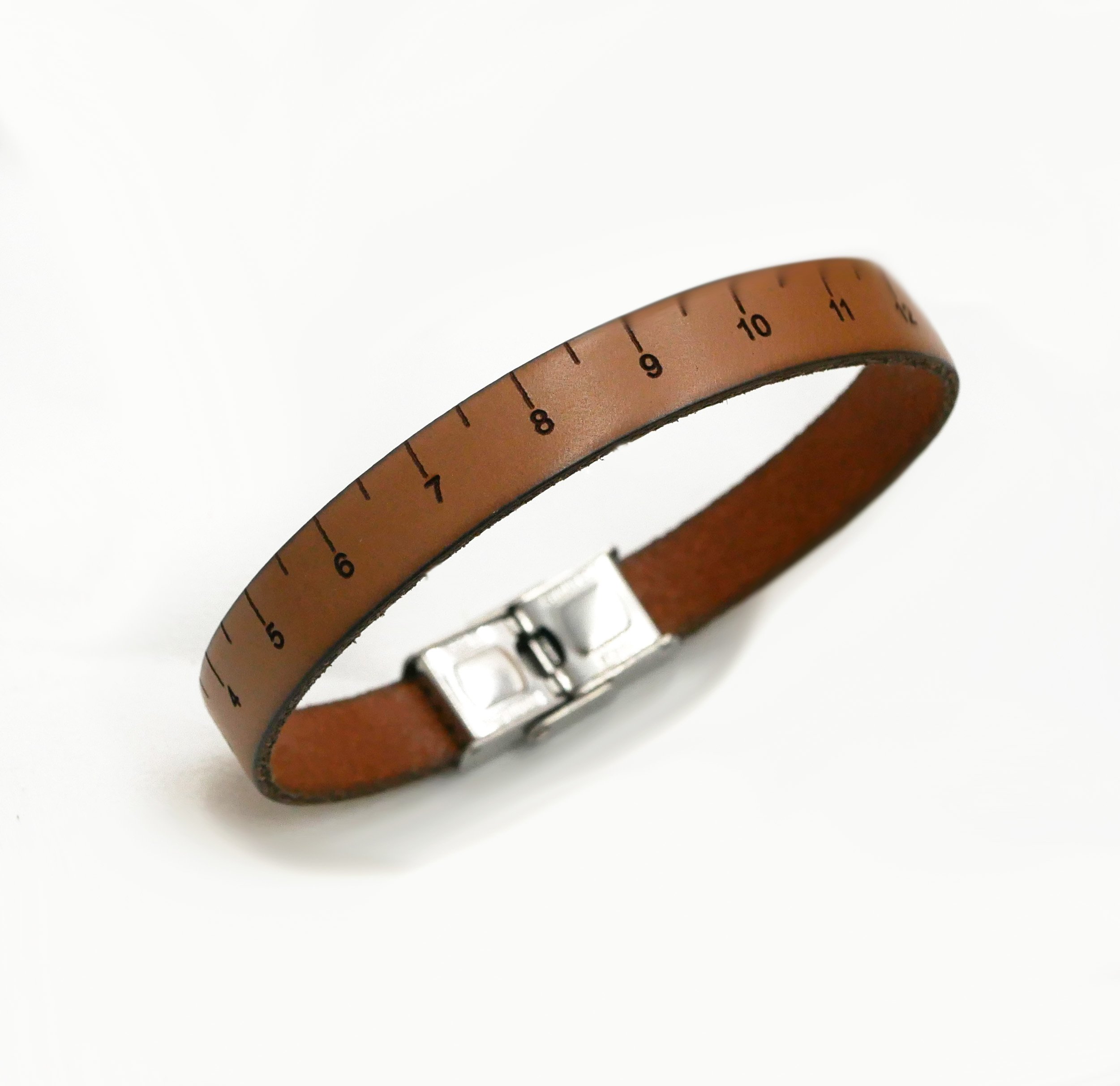 Sewing metre bracelet in engraved leather in cm, customizable on the back