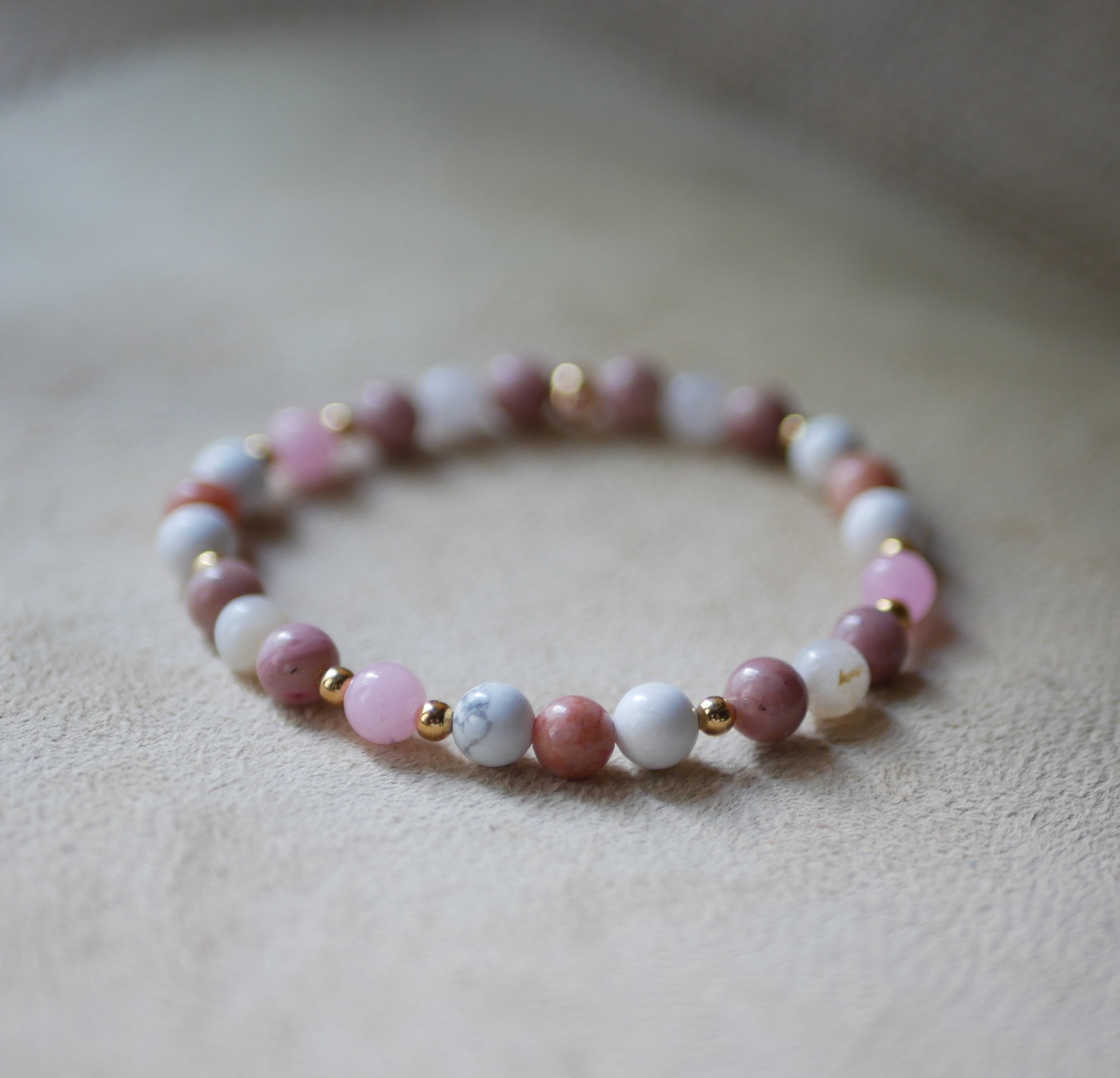 Howlite and Rhodonite natural stone bracelet with gold beads