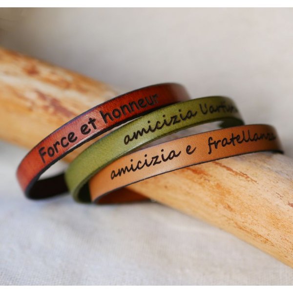 Customizable engraved leather bracelet for men choice of clasp 