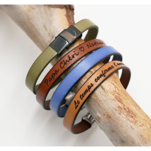 Adjustable leather bracelet with black clasp to personalize by engraving 