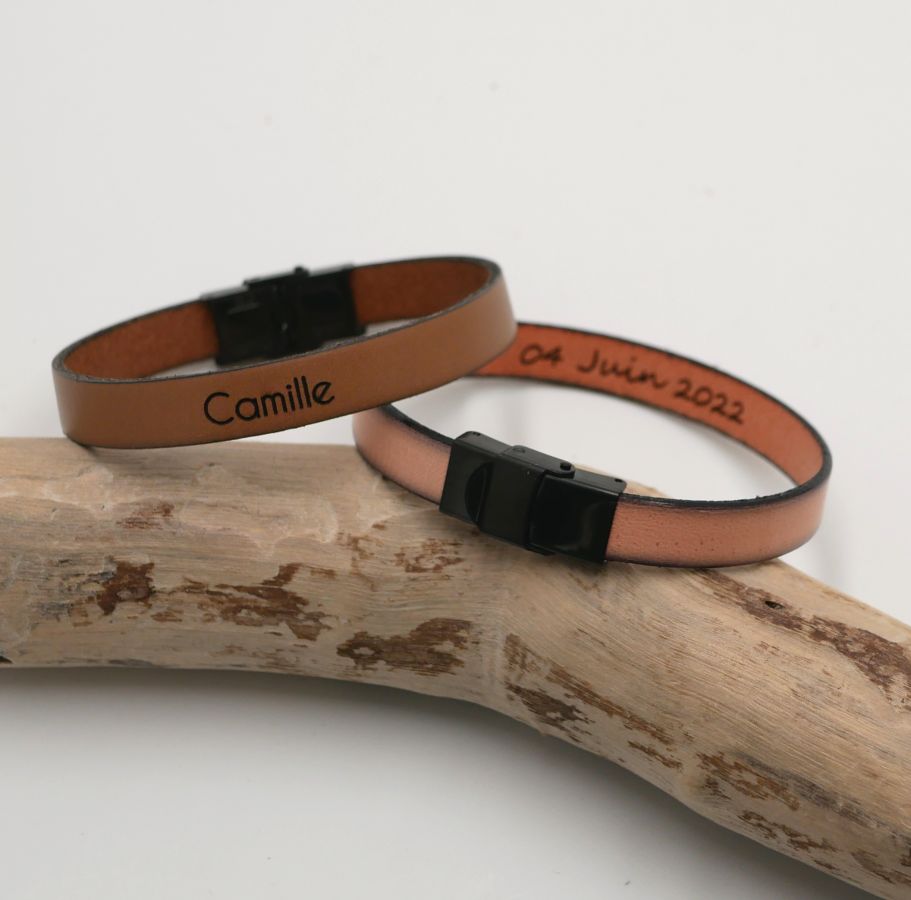 Adjustable leather strap with black clasp to personalize by engraving 