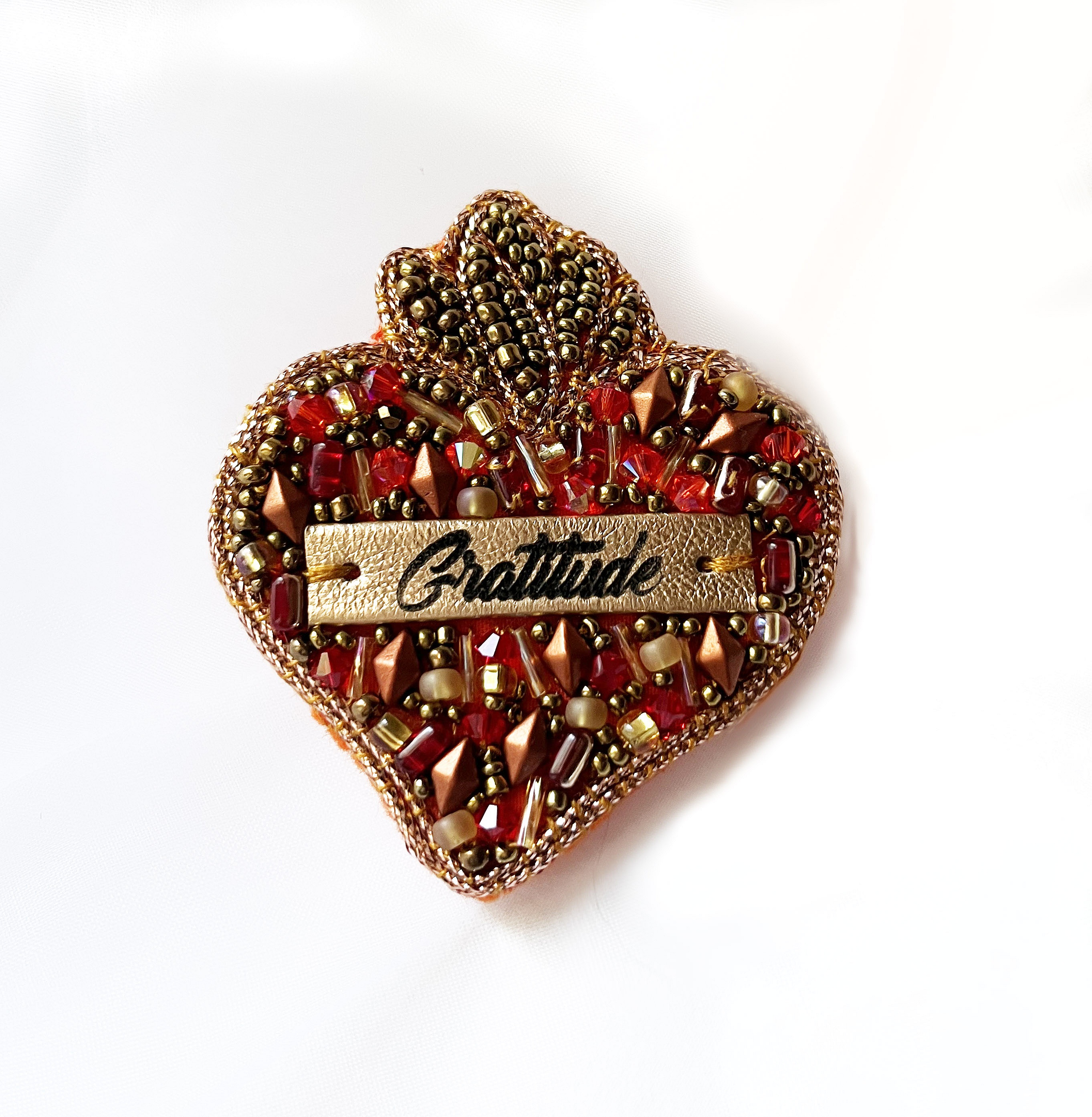 Broche ex-voto Sacr&eacute; Coeur en perles au message grav&eacute; Gratitude