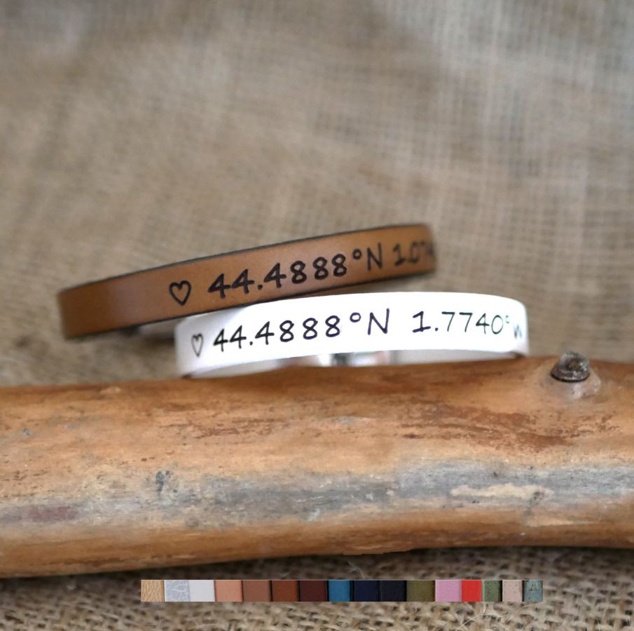 Gourmet gift for couples: 2 personalized leather bracelets by engraving 