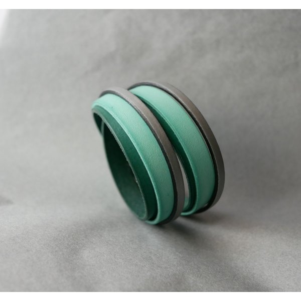 Customized green and silver leather double-turn cuff bracelet  