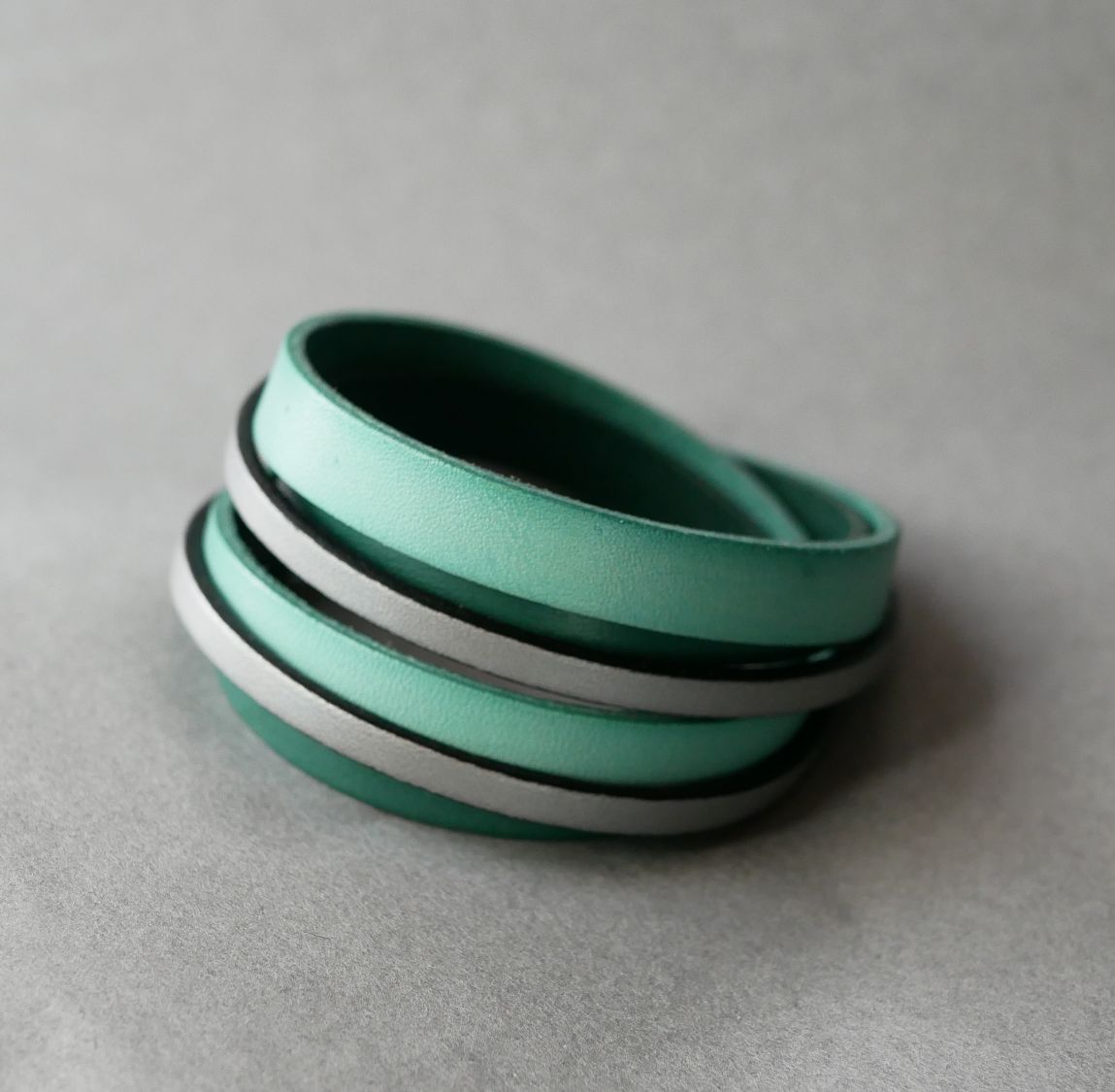 Customized green and silver leather double-turn cuff bracelet  