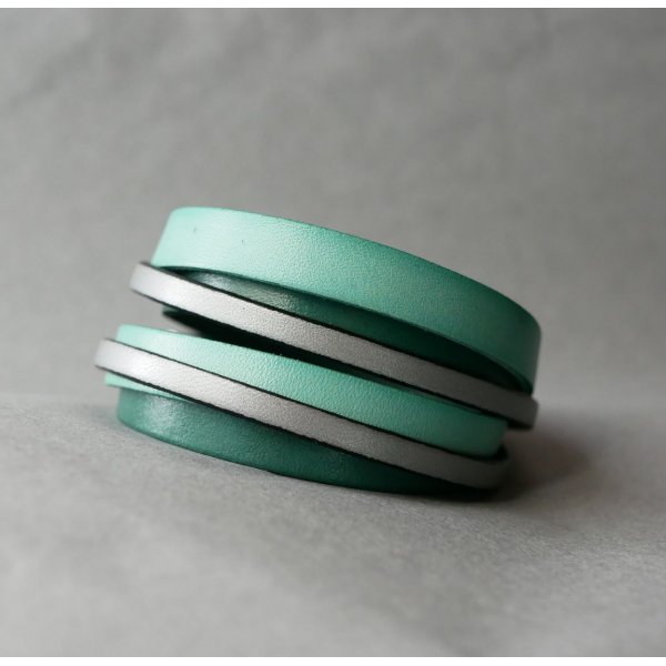 Customized green and silver leather double-turn cuff bracelet  