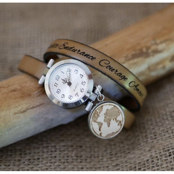 Engraved wood cabochon watch with double leather strap 