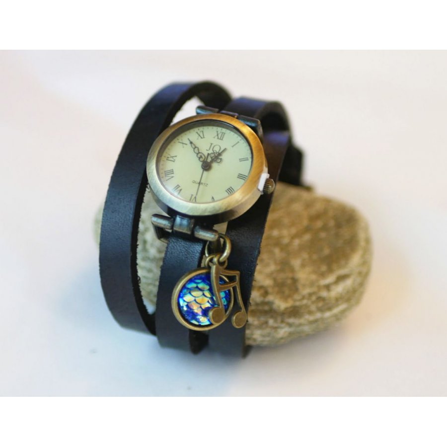 Watch with leather strap cabochon blue scales