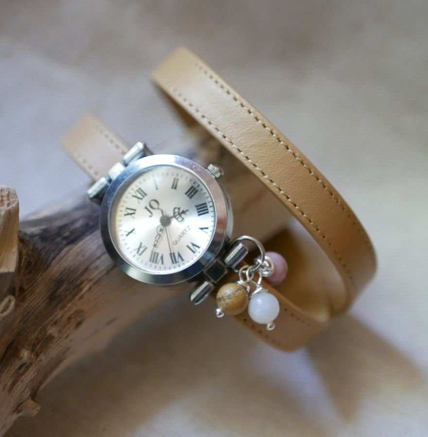 Watch with double camel leather strap and pearls