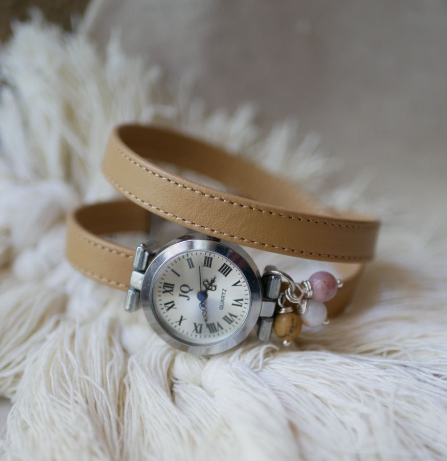 Watch with double camel leather strap and pearls