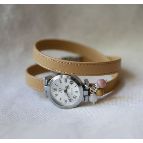 Watch with double camel leather strap and pearls