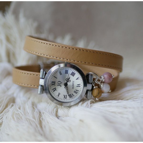 Watch with double camel leather strap and pearls